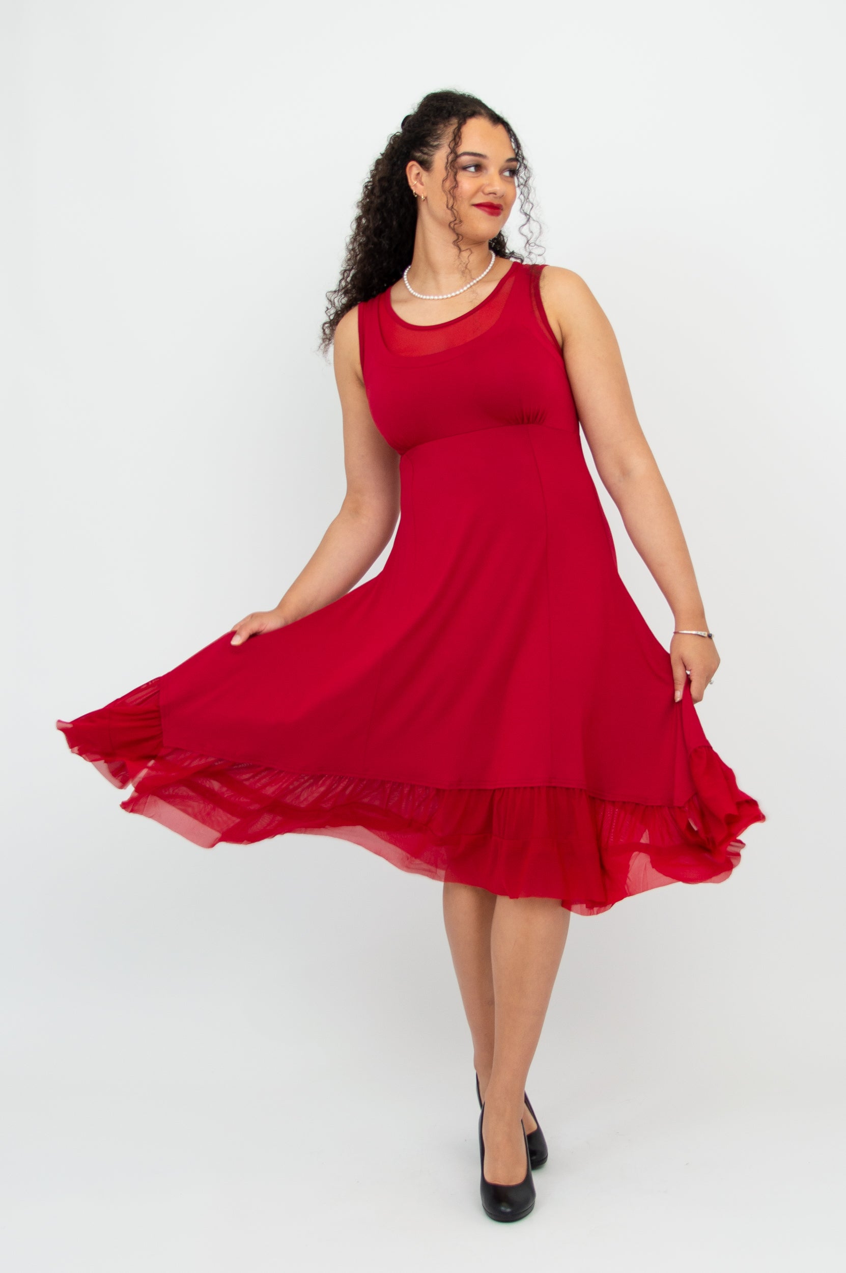 red dress blue heels Sky Danube dress, ruffled edge solid (3 colors) lipstick / L Color:#1-Dark Purple Mother Daughter it moves fluidly with Royal Blue And Gold