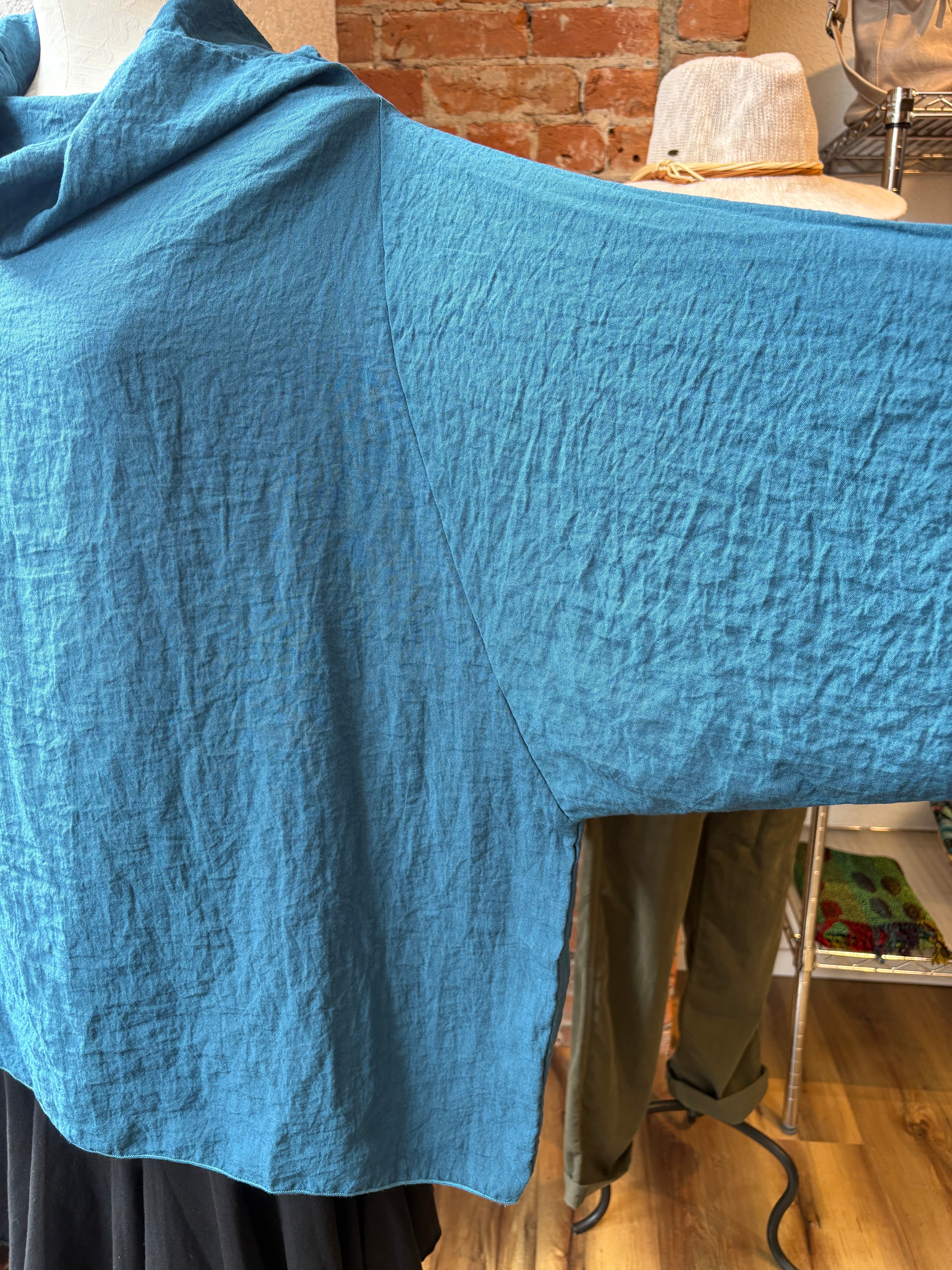 Cut Loose shirt, parachute fabric one size