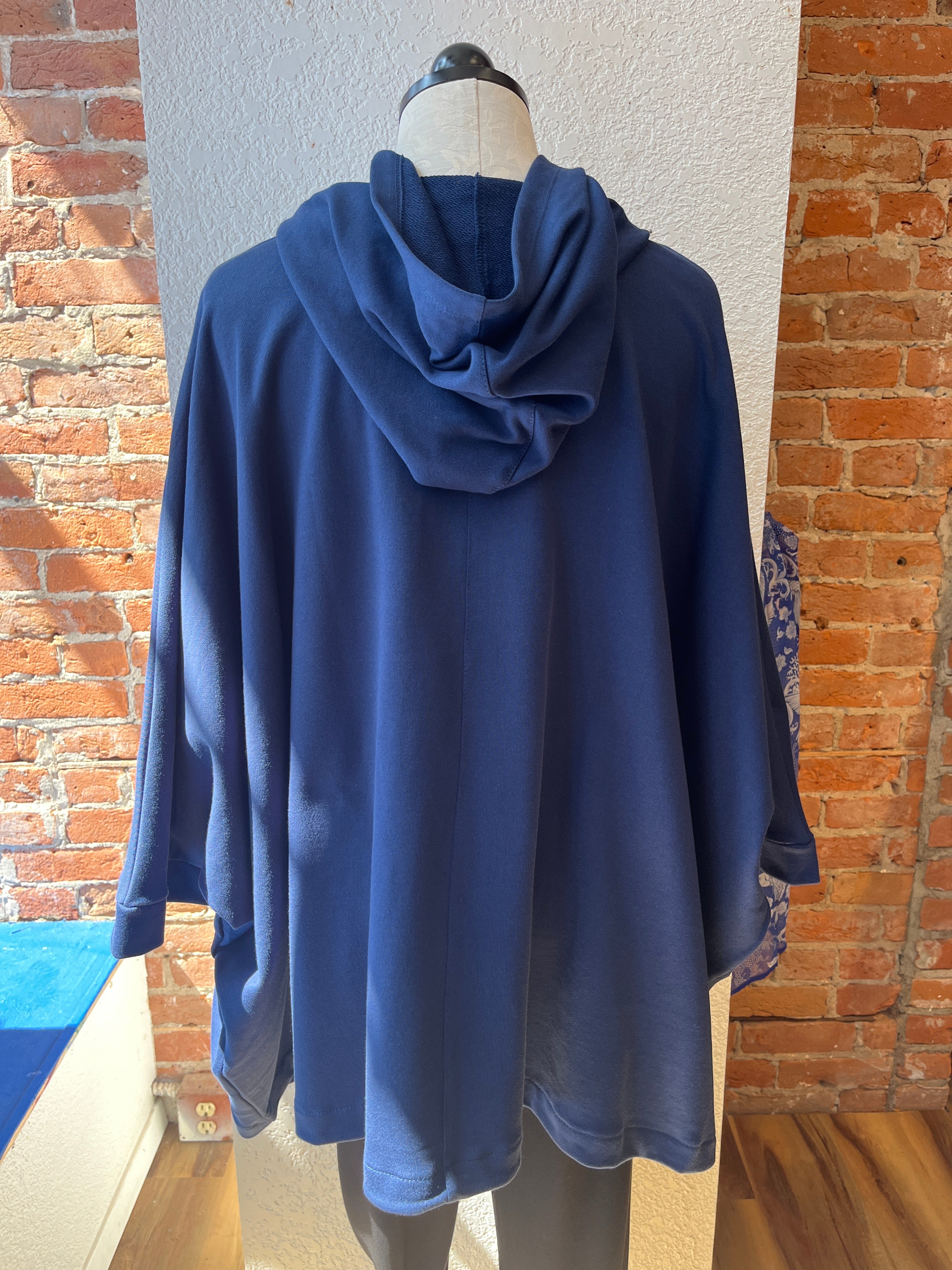 Flutter Teddy hoodie, one size