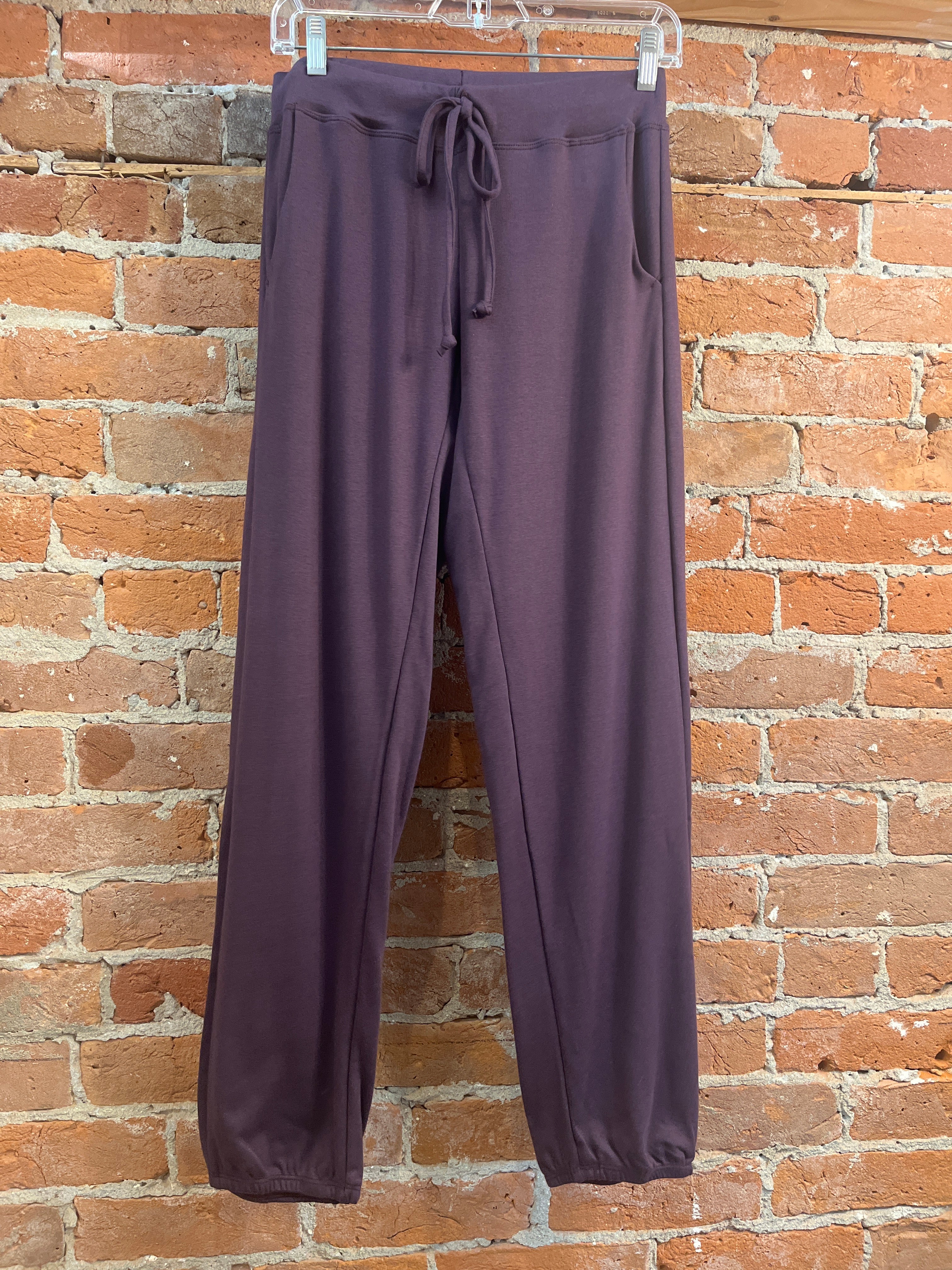 Falda Necessitees, larga soho (5 colores)