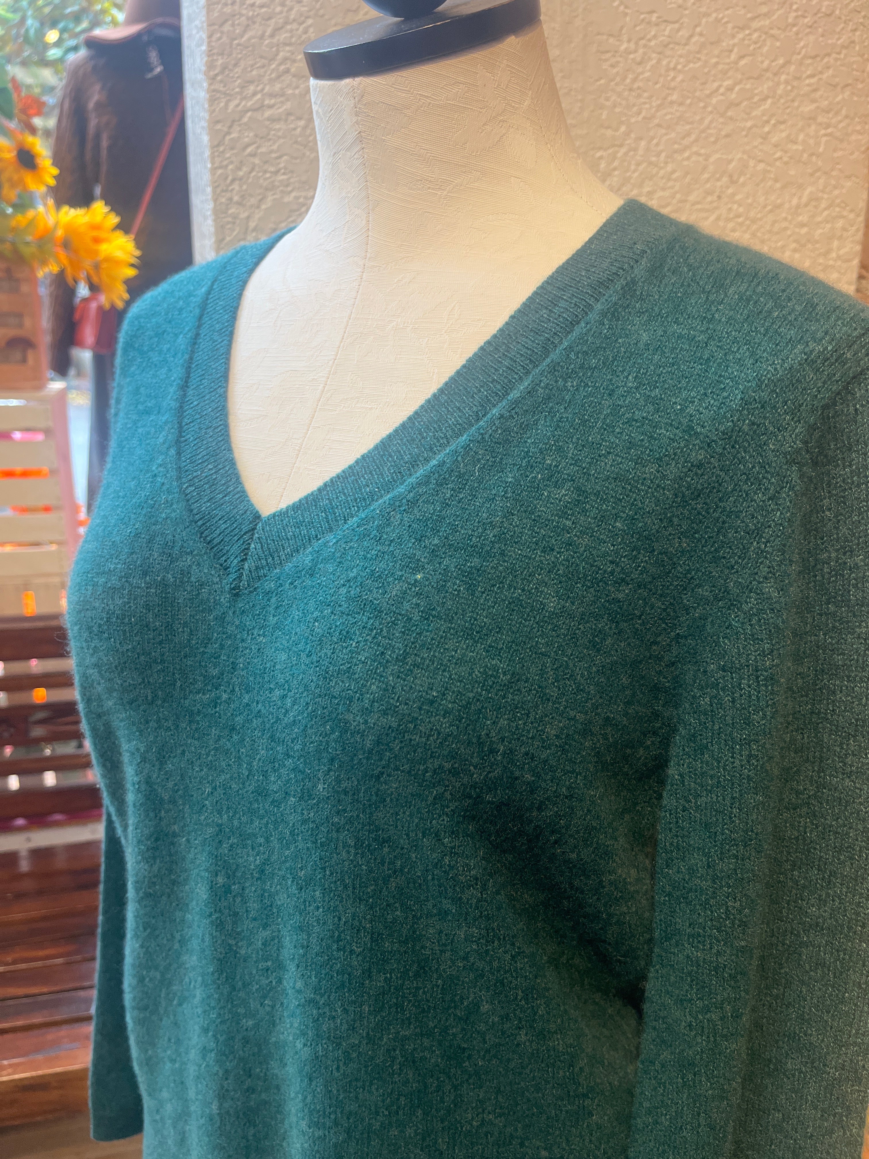 Alashan sweater L2002, cashmere Santa Monica v-neck