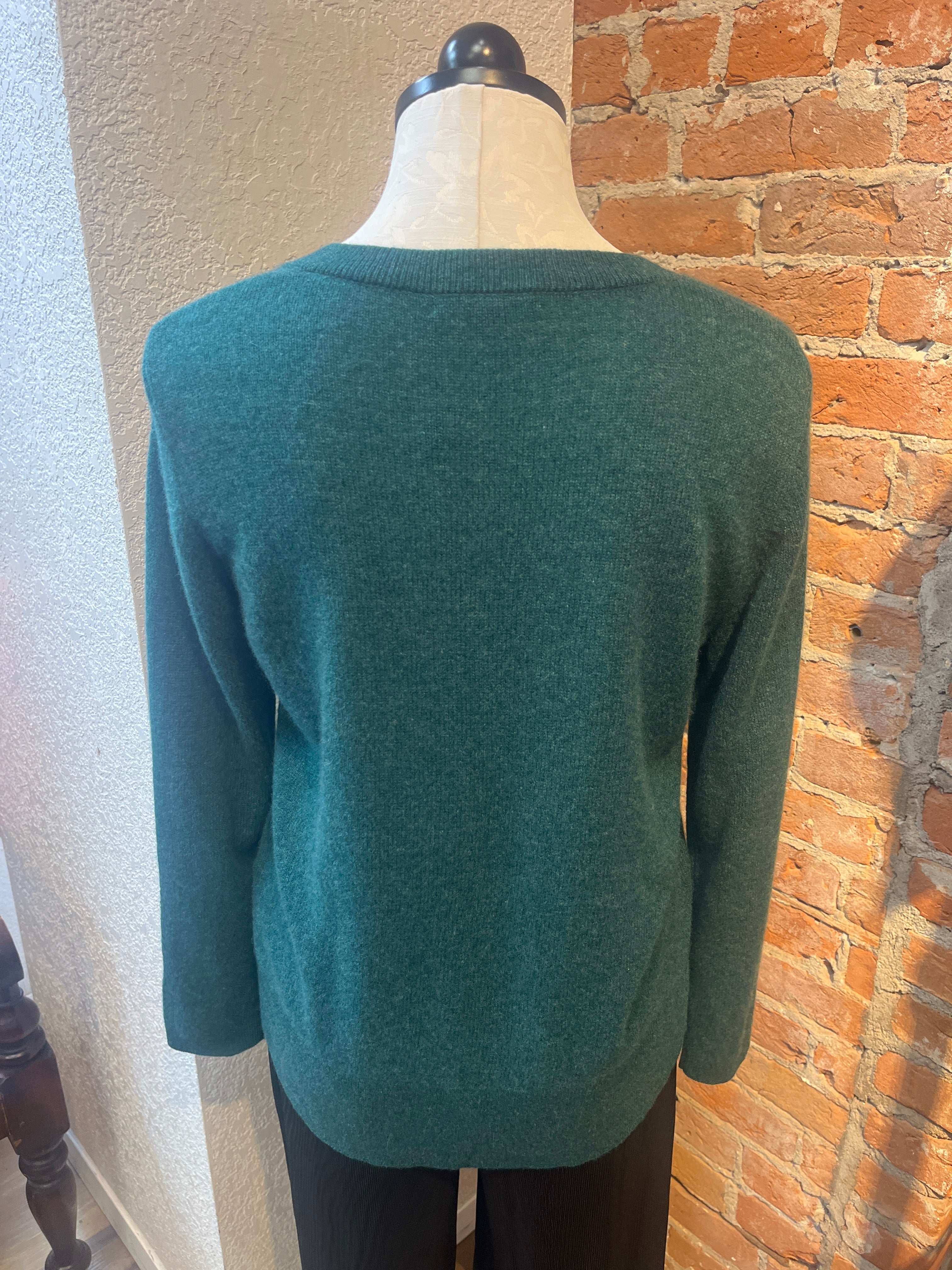 Alashan sweater L2002, cashmere Santa Monica v-neck