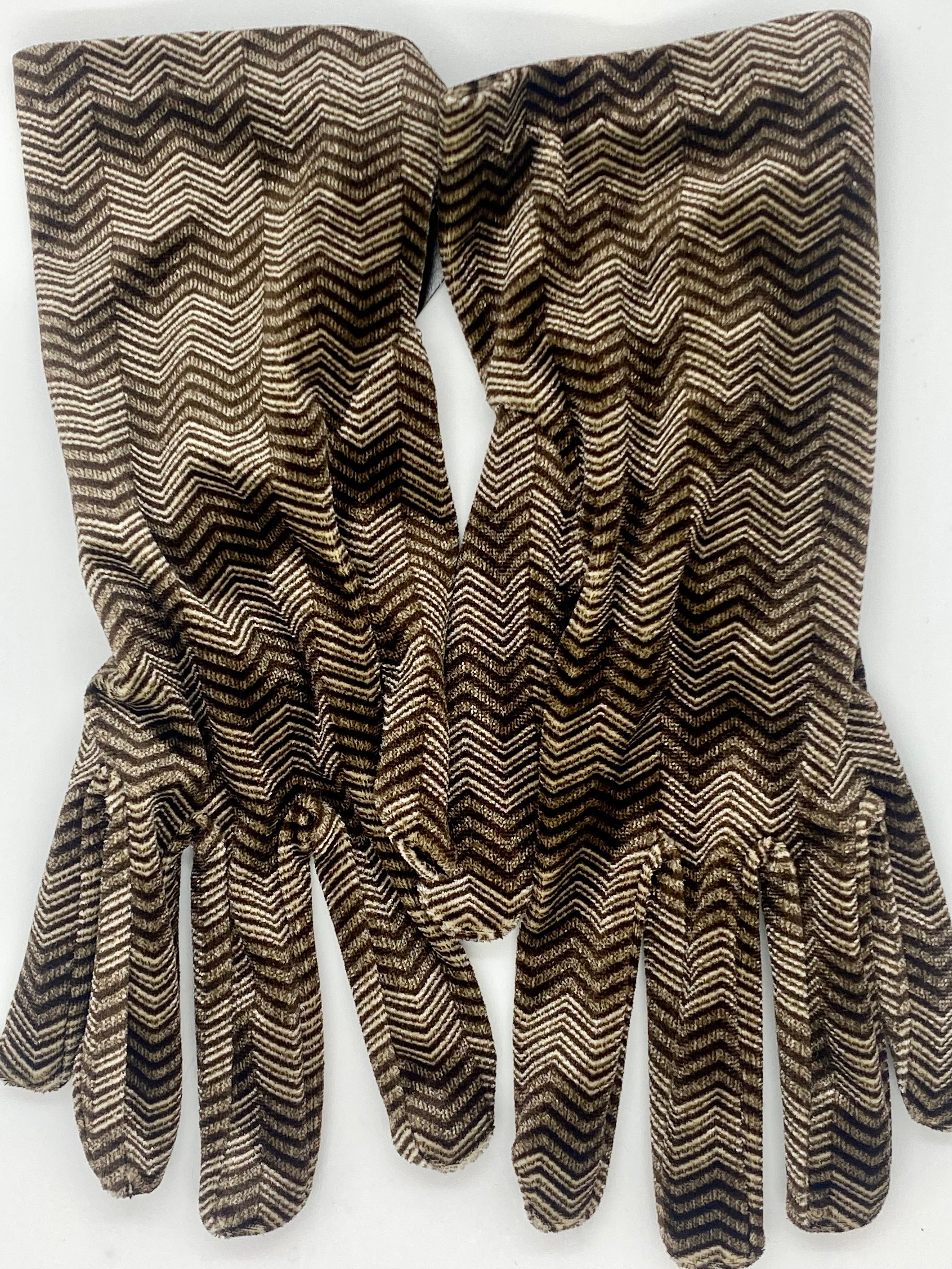 Guantes Lauer cortos de terciopelo.