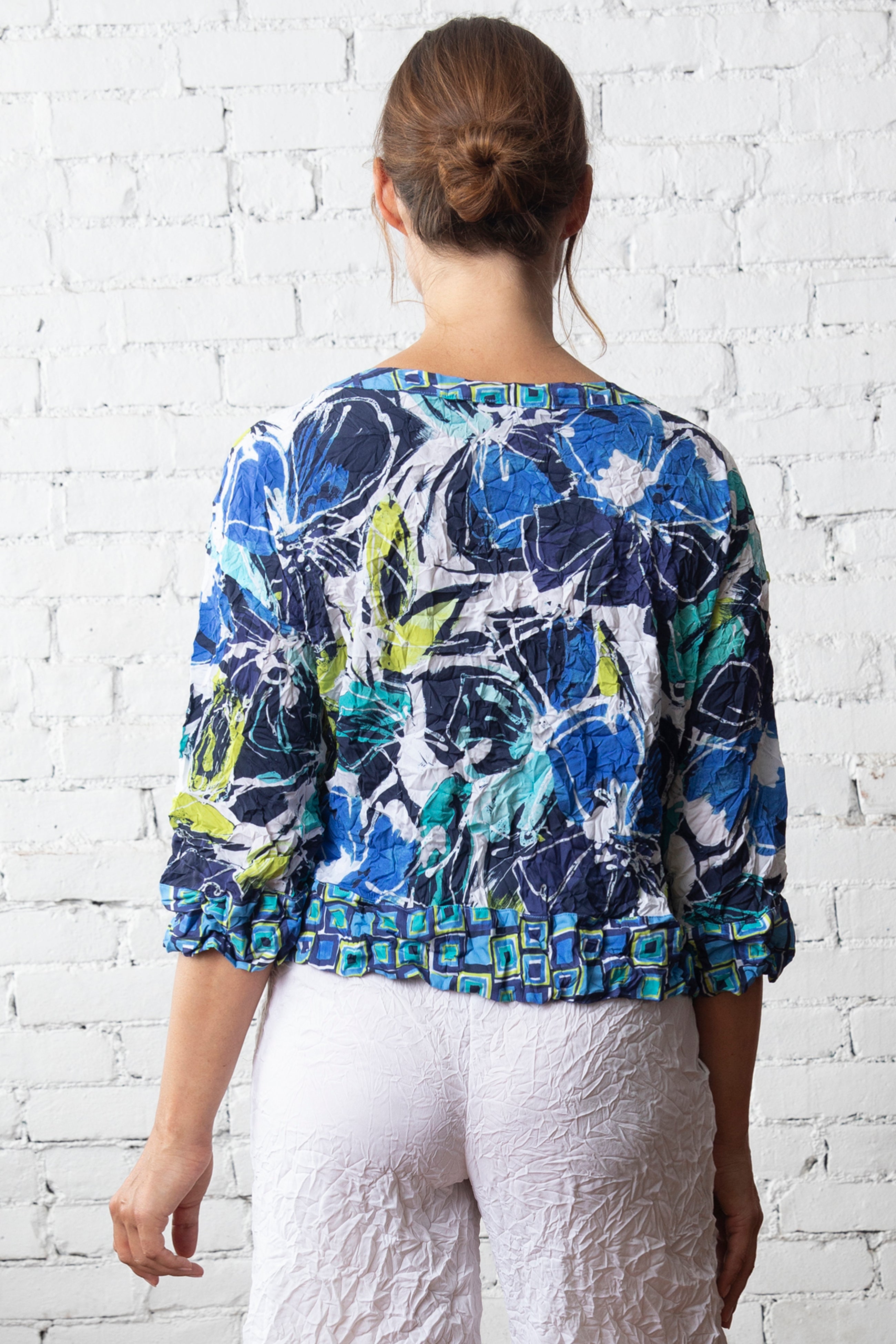 Olivia by Habitat shirt 116384, crimped crepe floral pullover