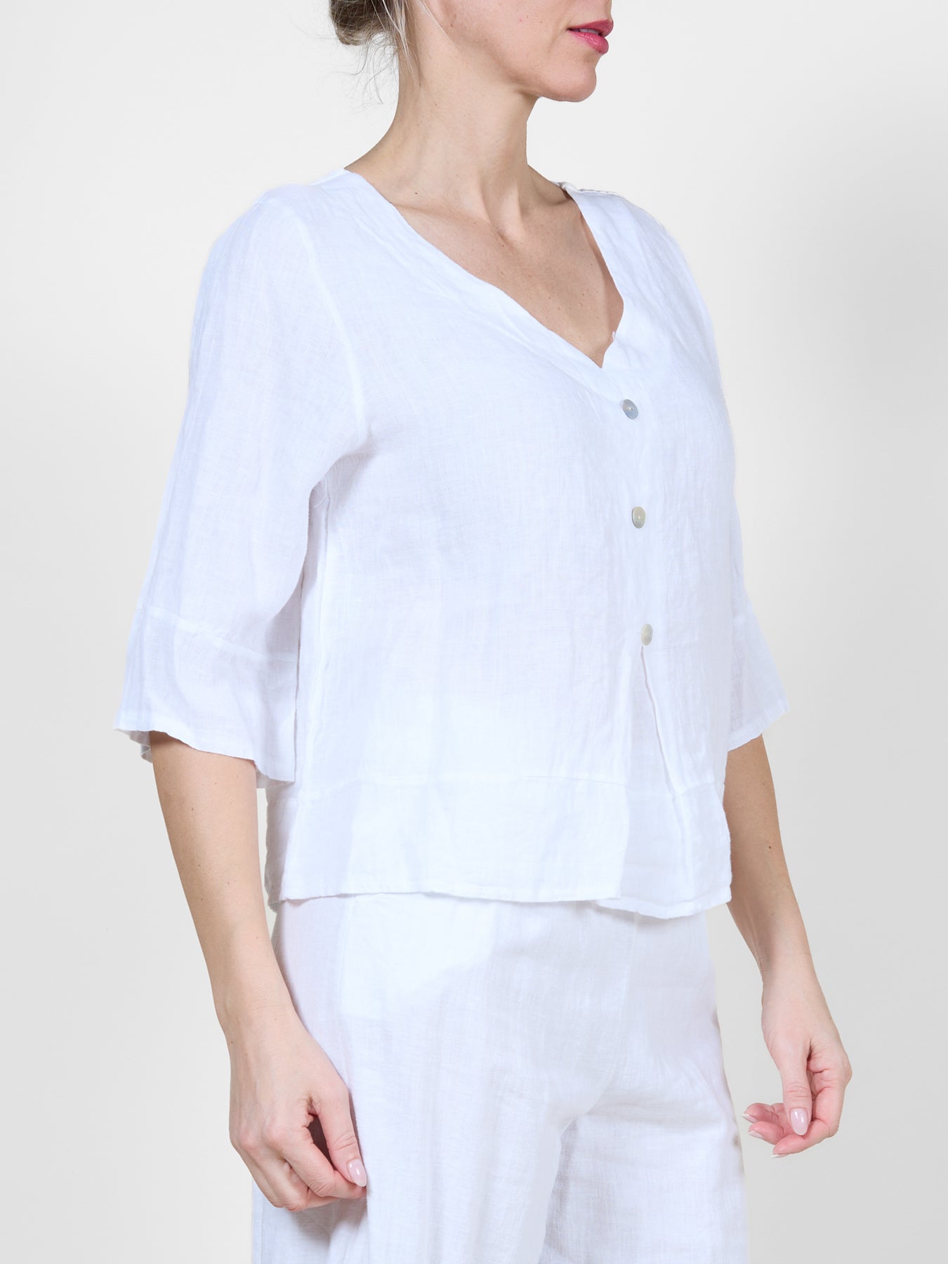 Angela Mara shirt 32270, linen v-neck