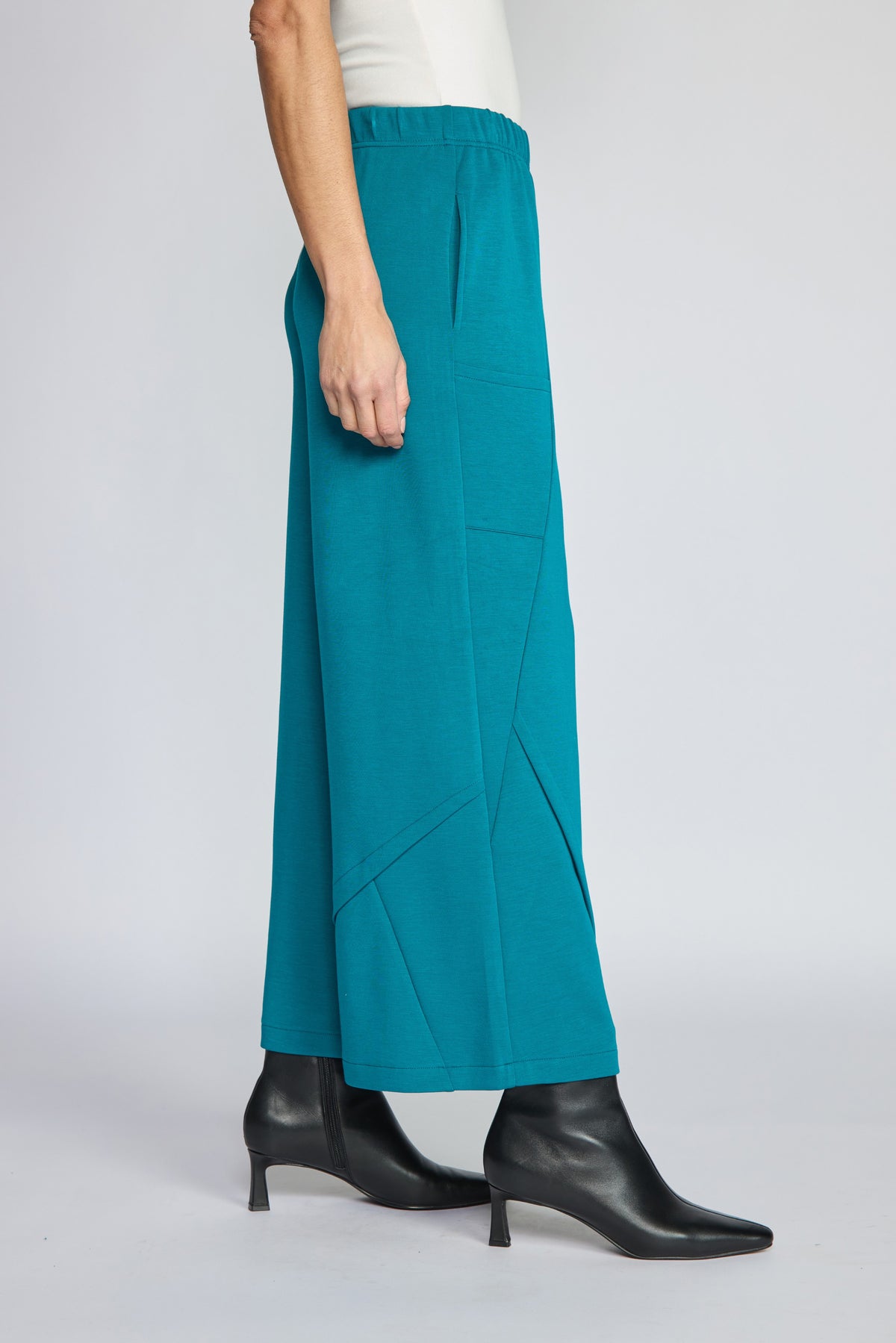 Olivia by Habitat pants 330245, Crossroads featherlux knit  (2 color options)