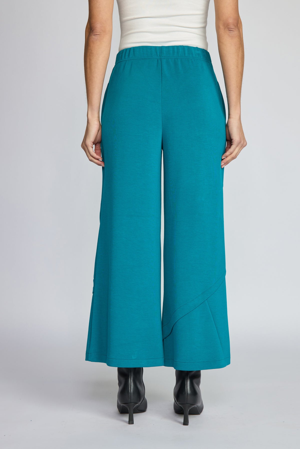 Olivia by Habitat pants 330245, Crossroads featherlux knit  (2 color options)