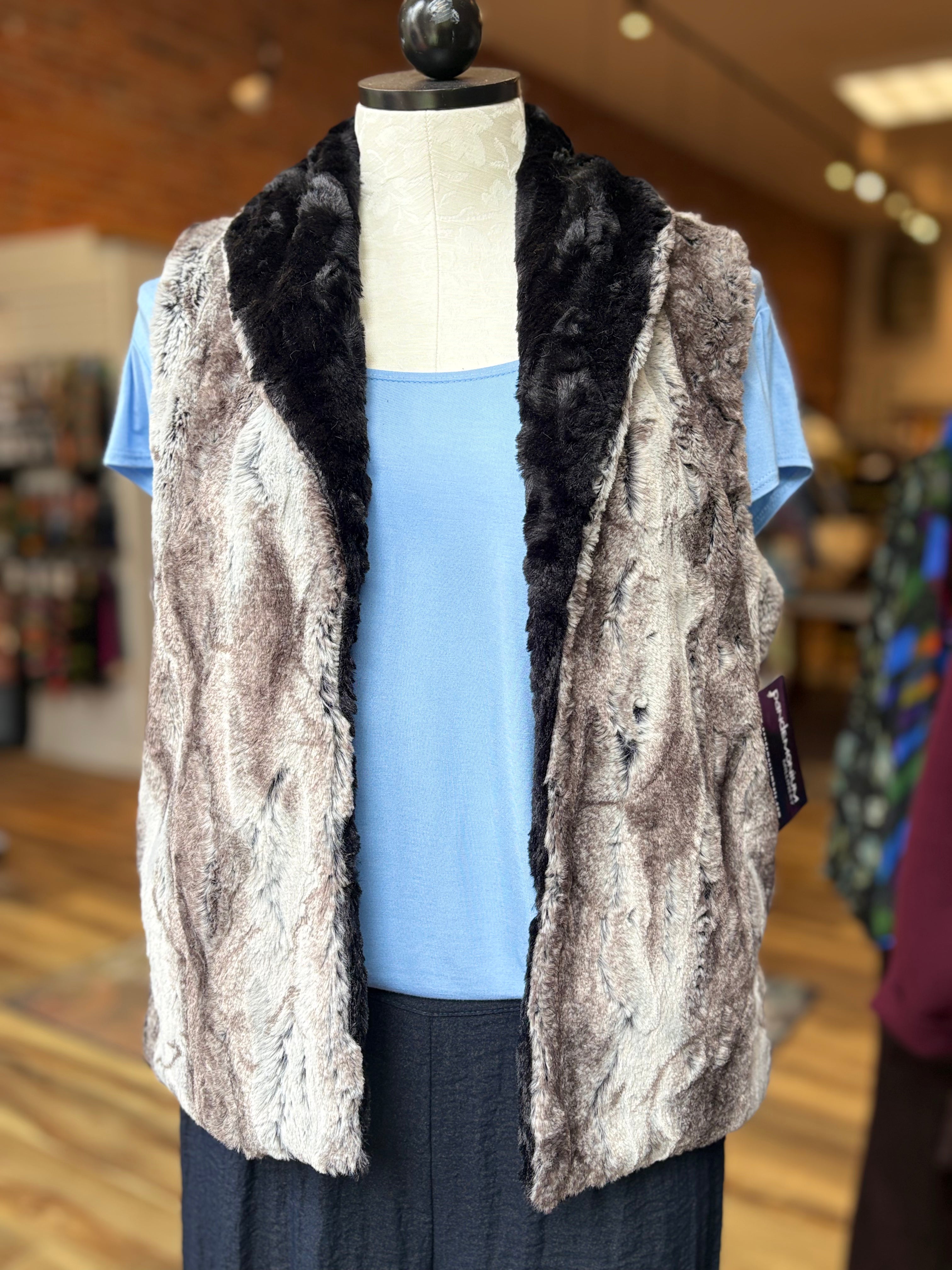 Pandemonium faux fur vest, reversible