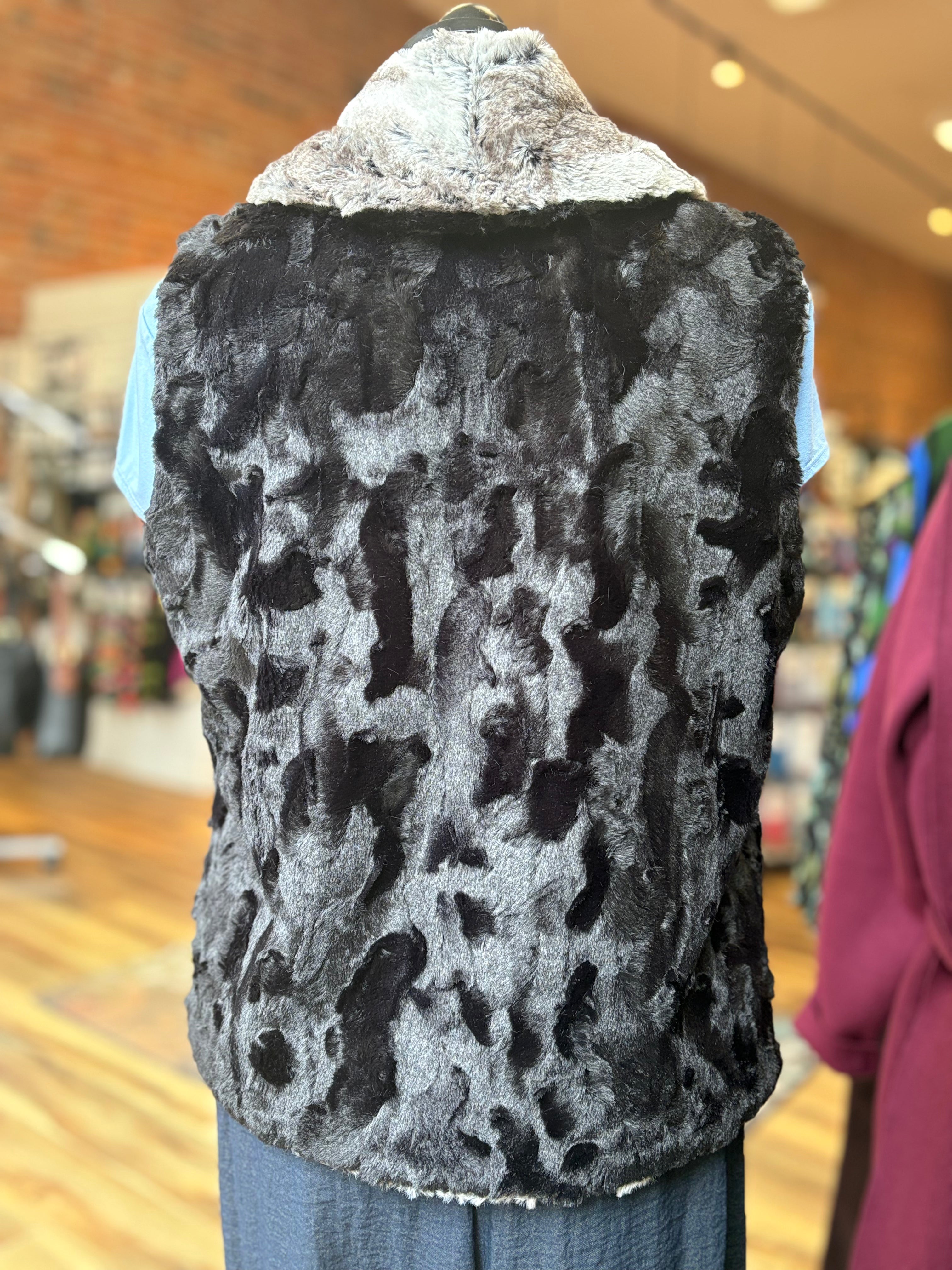Pandemonium faux fur vest, reversible