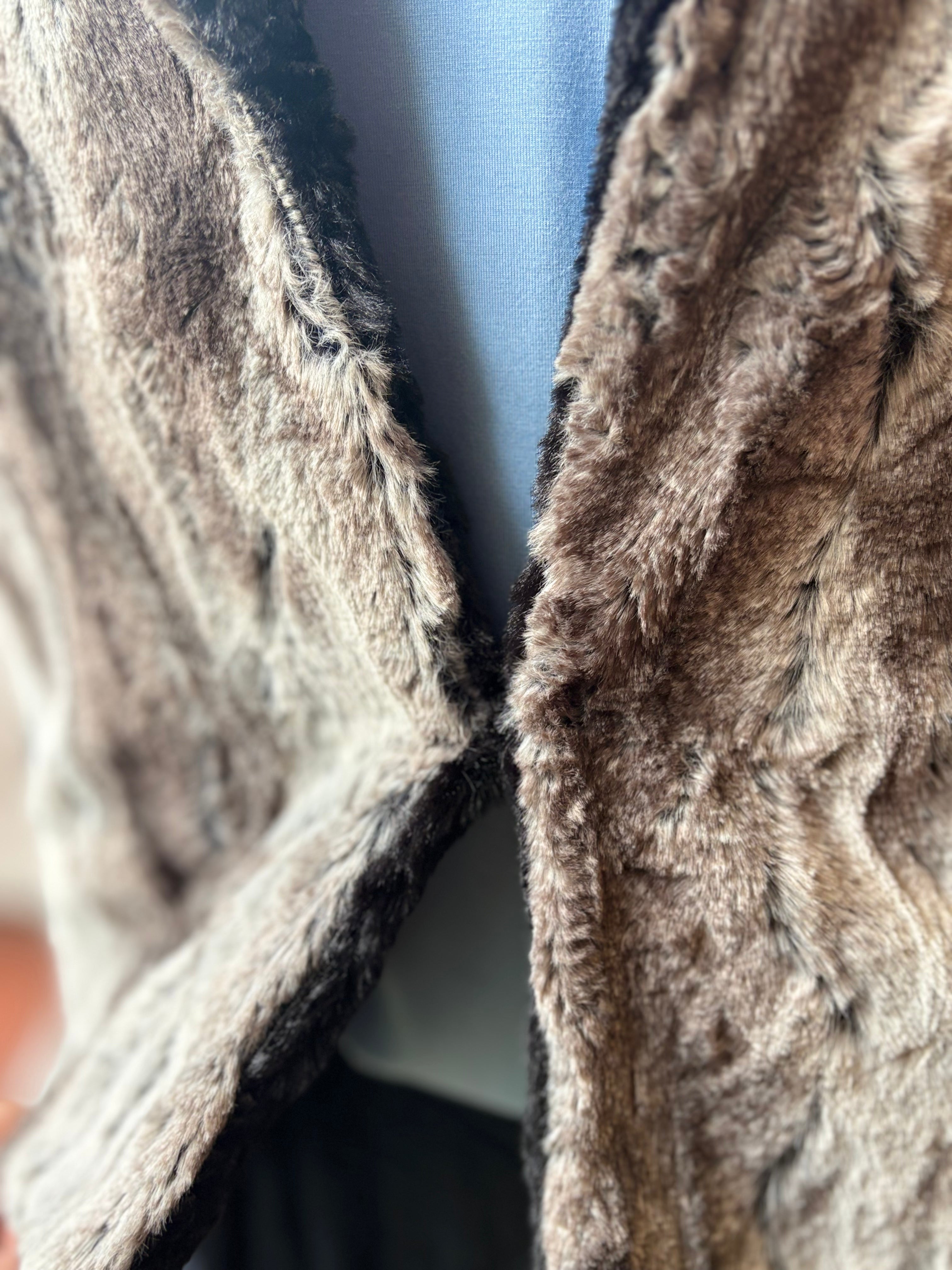 Pandemonium faux fur vest, reversible