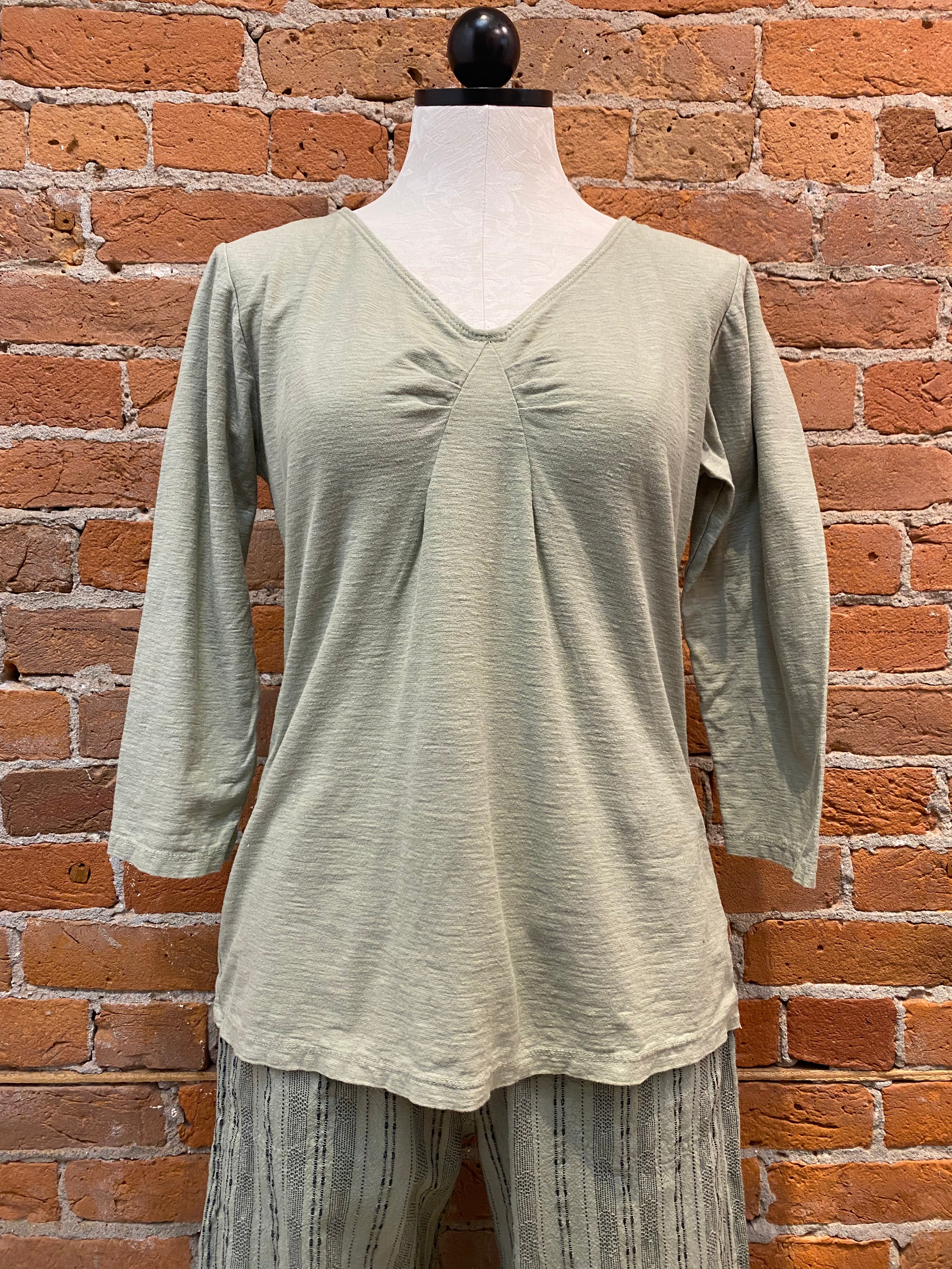 Cut Loose t-shirt, tuck-front 3/4 sleeve linen blend