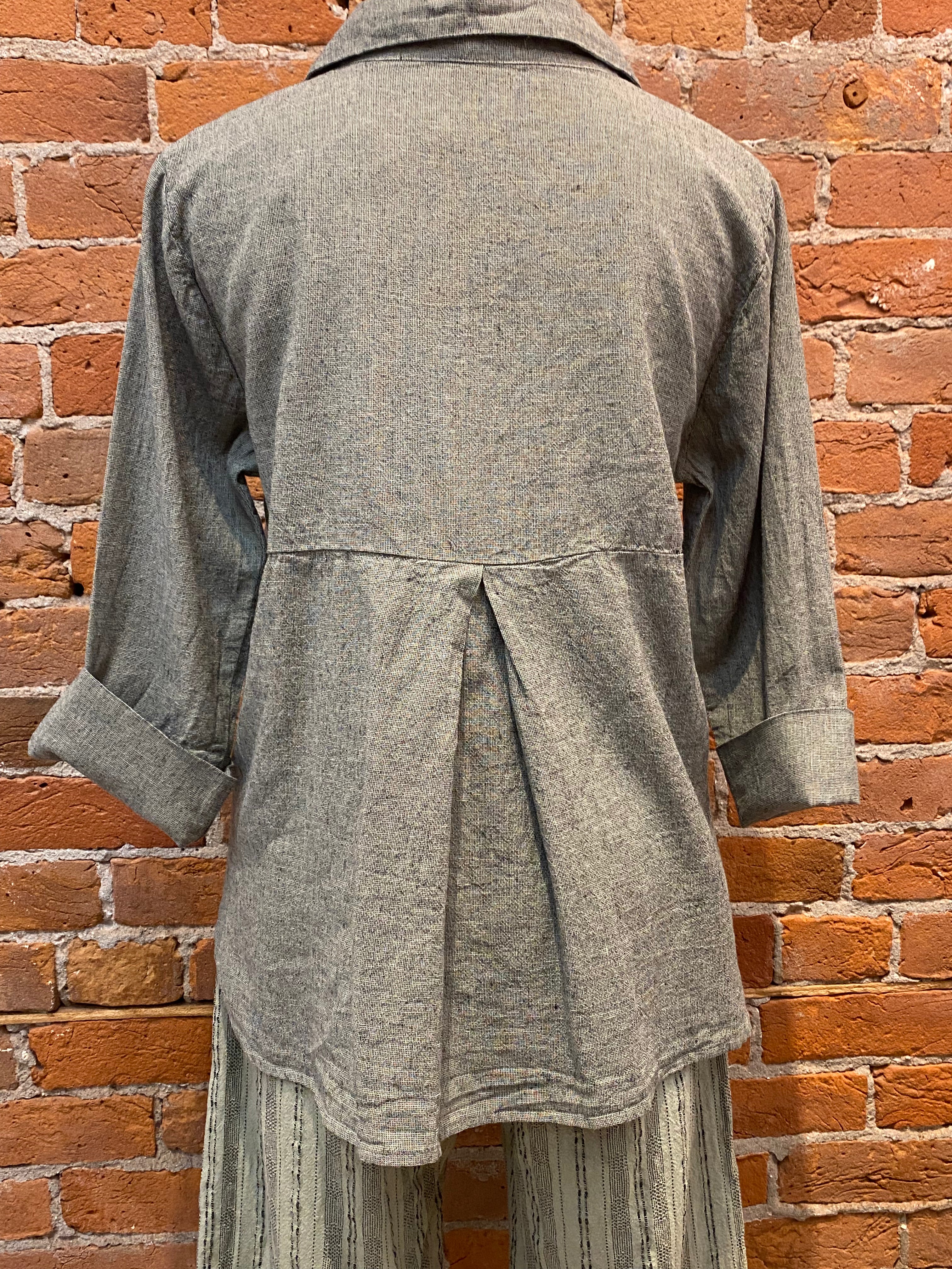 Cut Loose shirt, linen button front