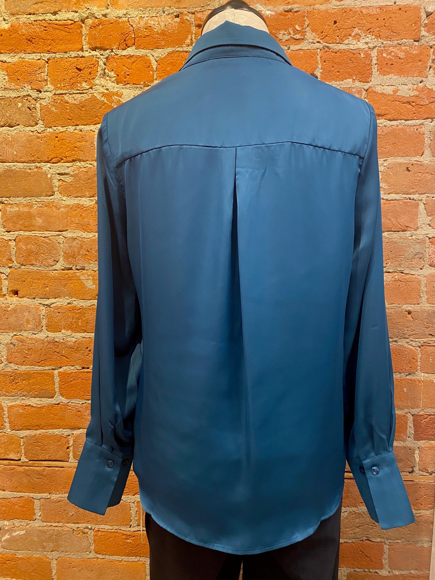 Renuar shirt 5199, lux silky button-front