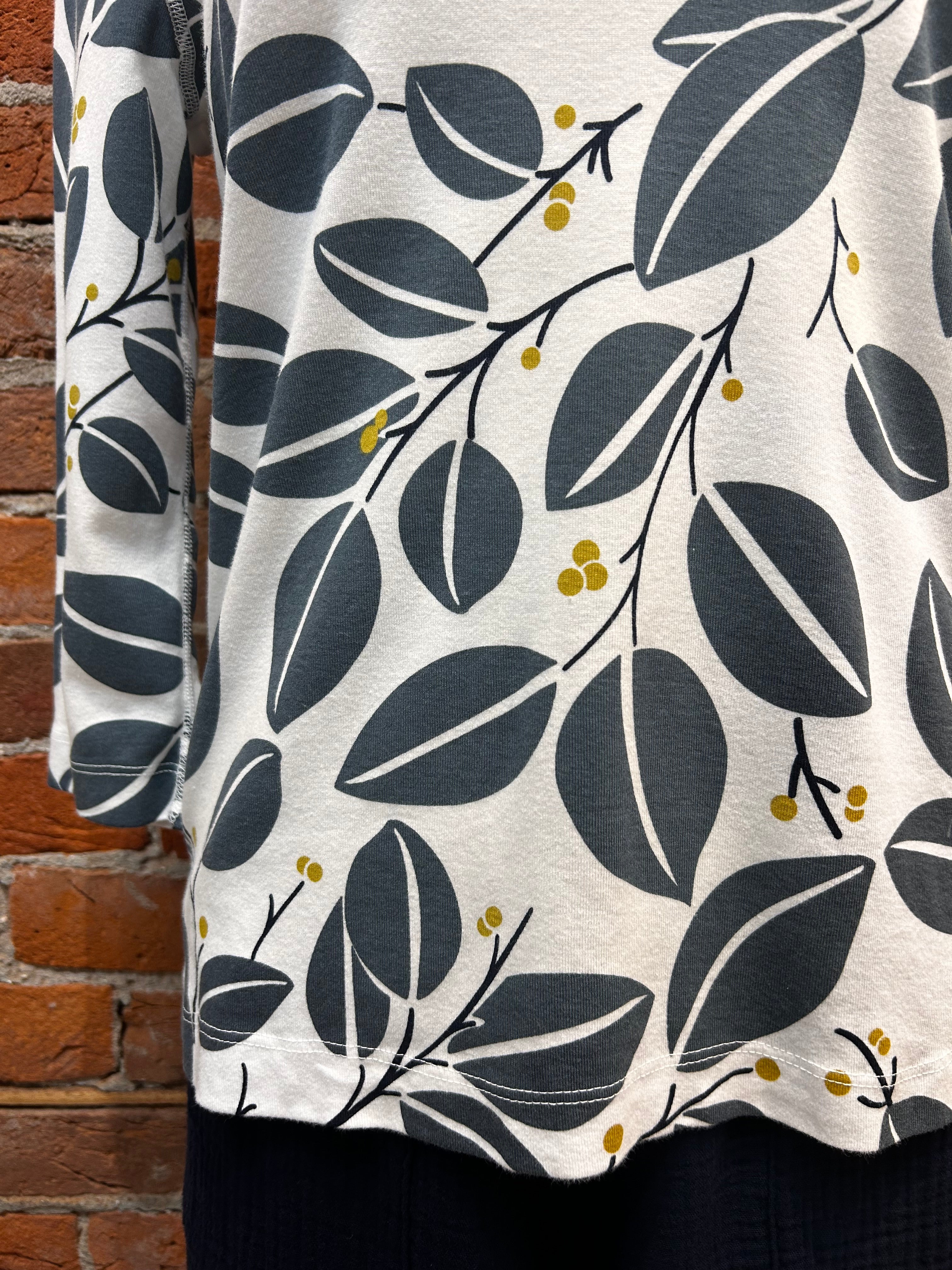 Prairie Cotton t-shirt 268, v-neck 3/4-sleeve (2 colors/prints)