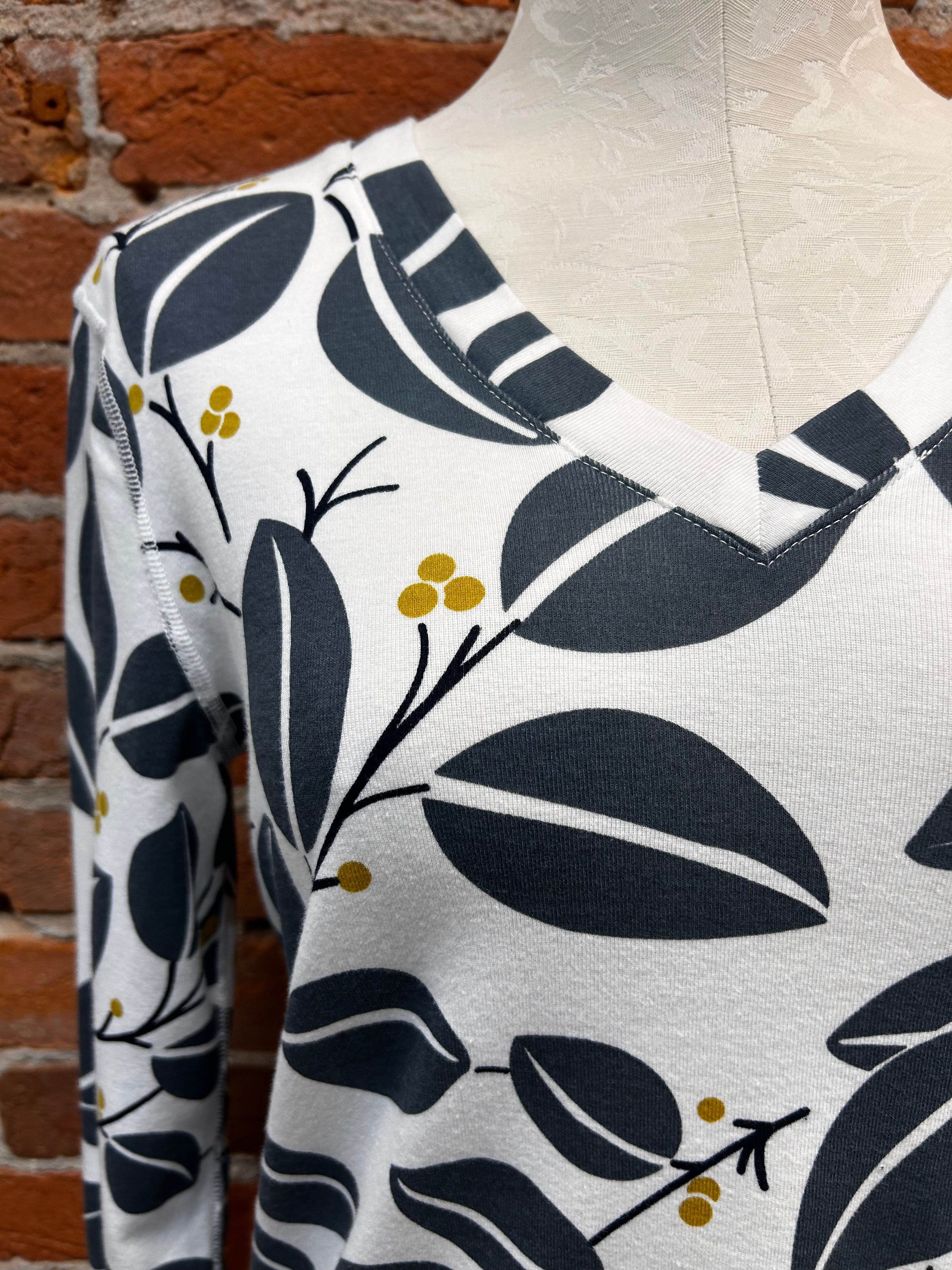Prairie Cotton t-shirt 268, v-neck 3/4-sleeve (2 colors/prints)