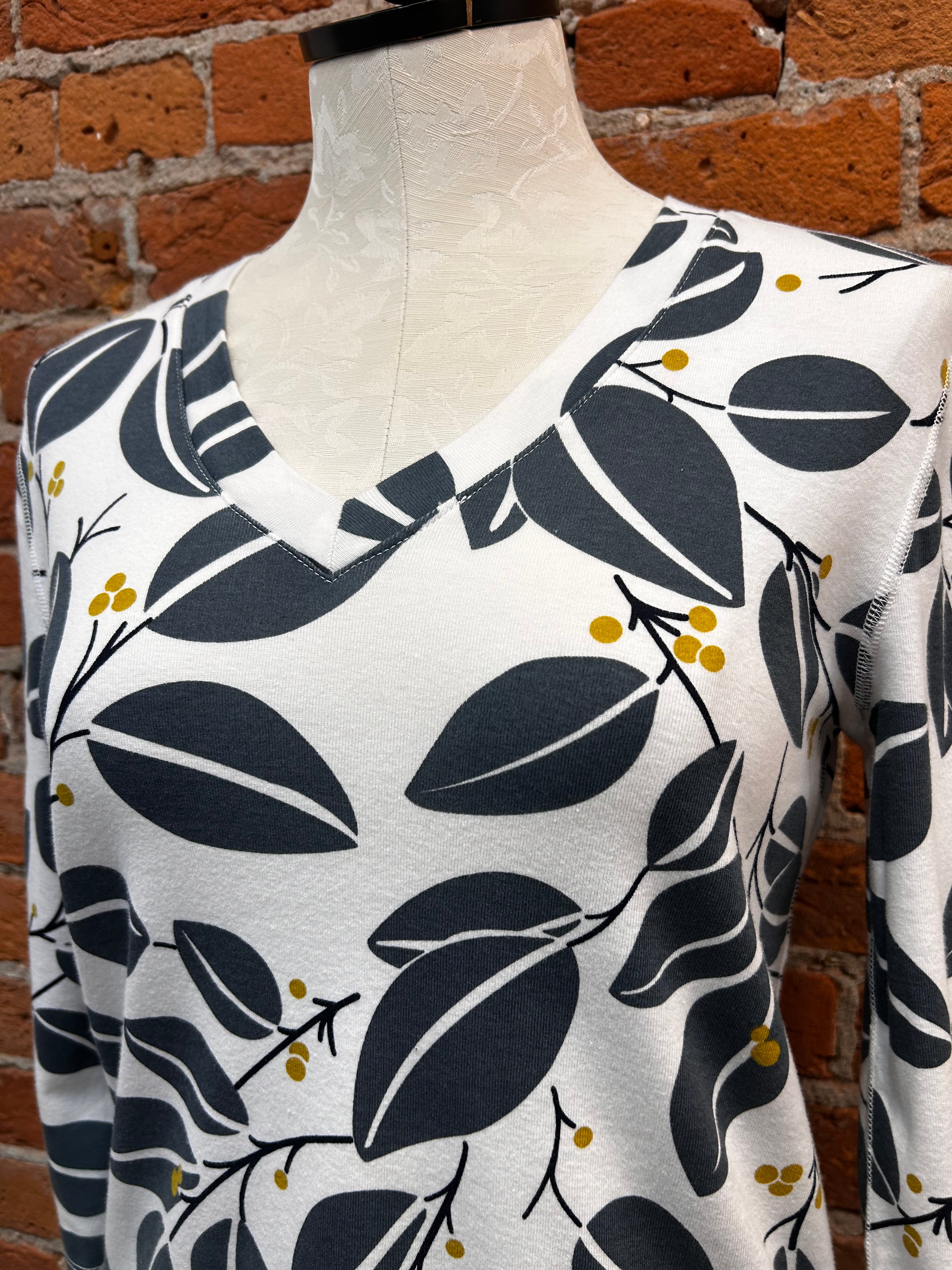 Prairie Cotton t-shirt 268, v-neck 3/4-sleeve (2 colors/prints)