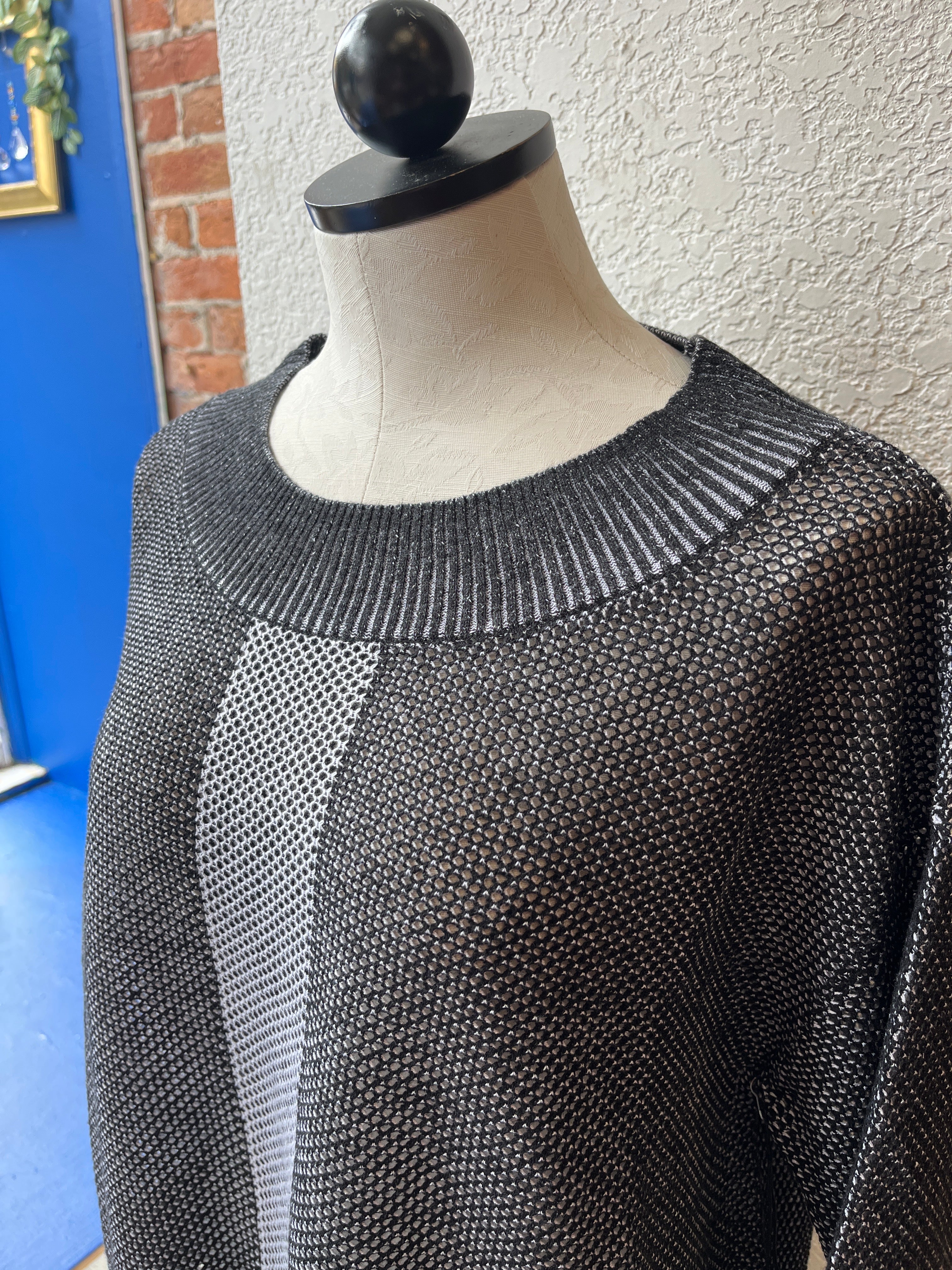 Liv by Habitat sweater 520739, cropped mesh (2 colors)