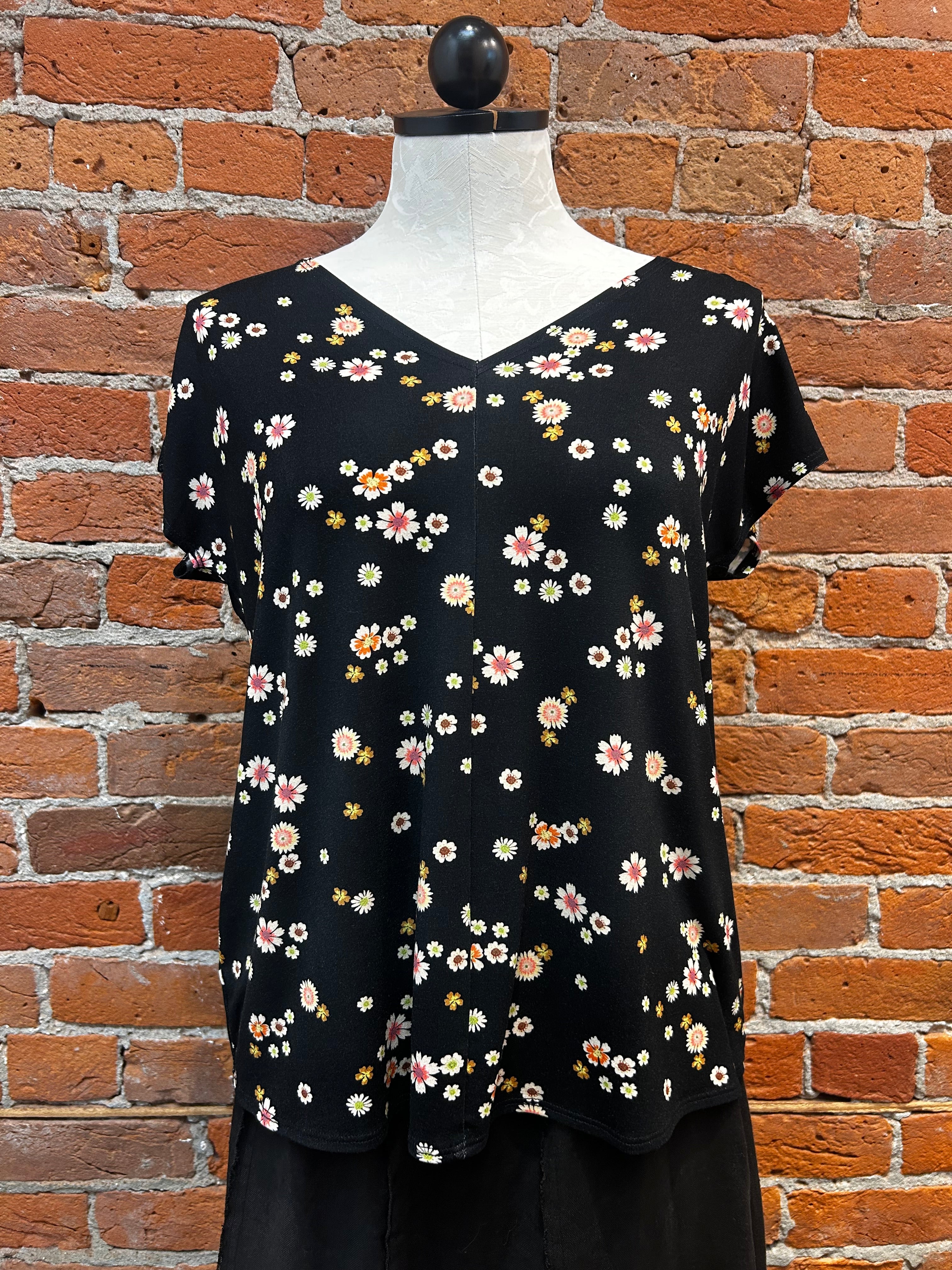 Salaam Bella shirt, cap sleeve print