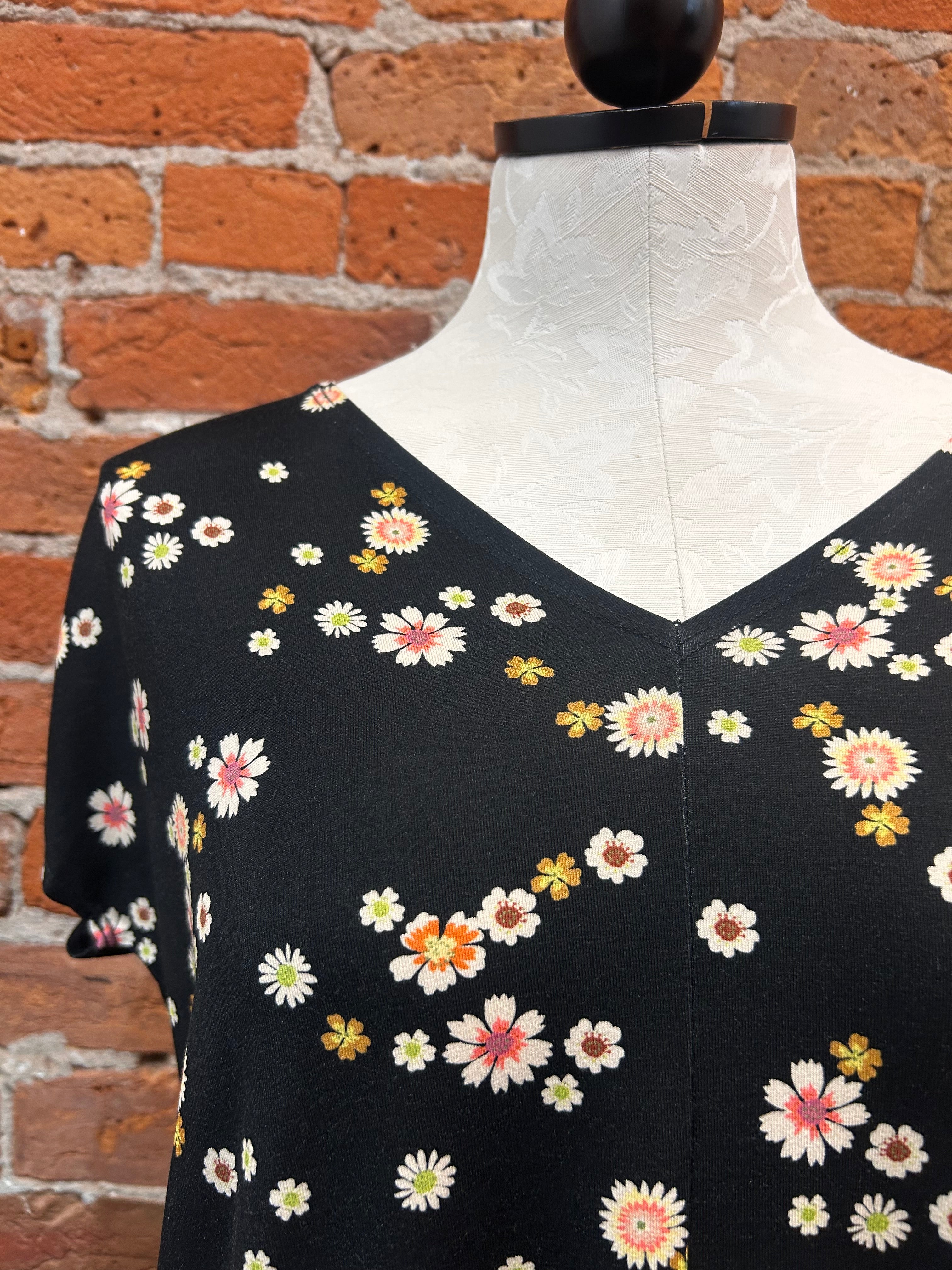 Salaam Bella shirt, cap sleeve print