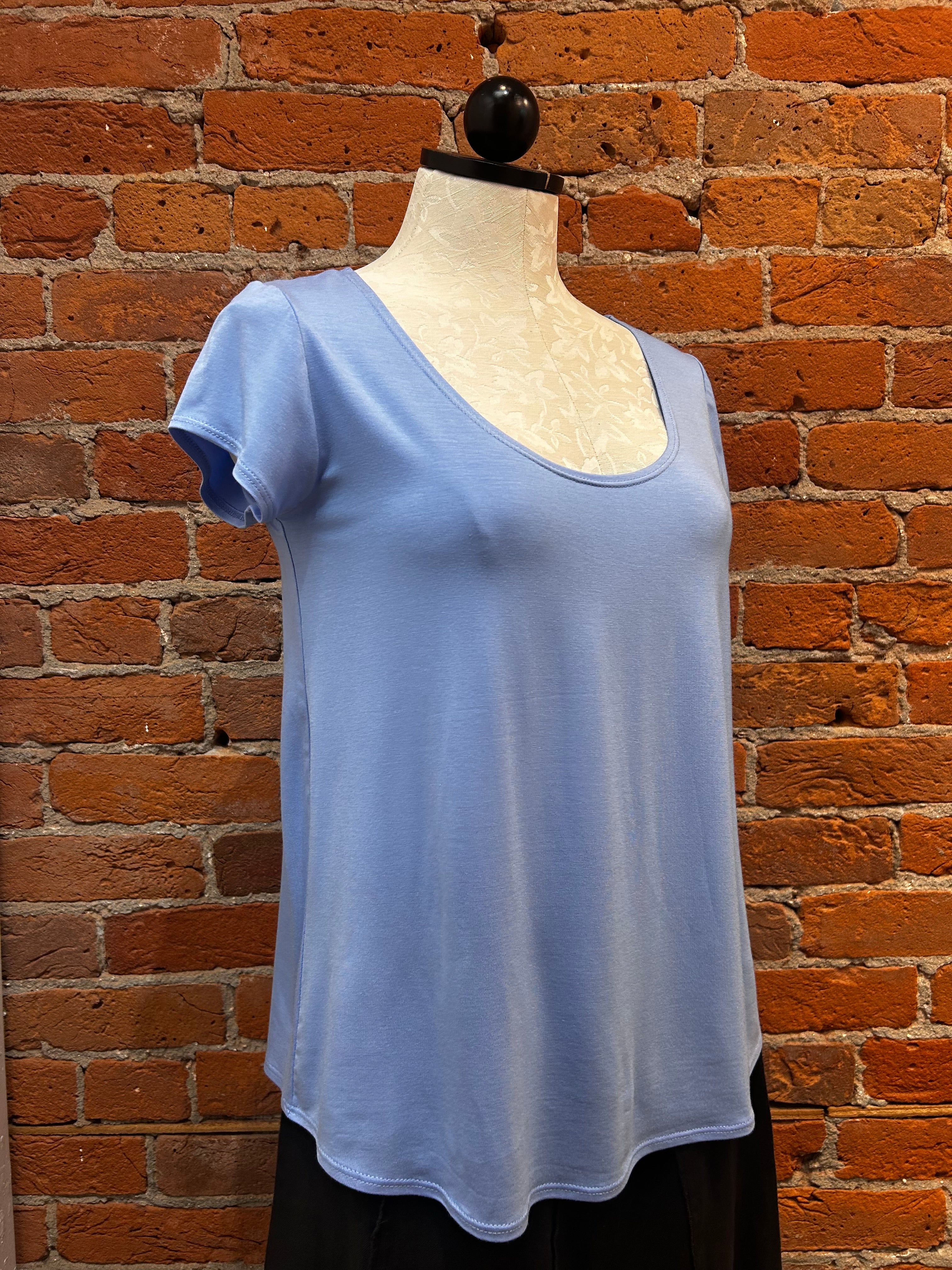 Salaam Cora shirt, solid cap sleeve