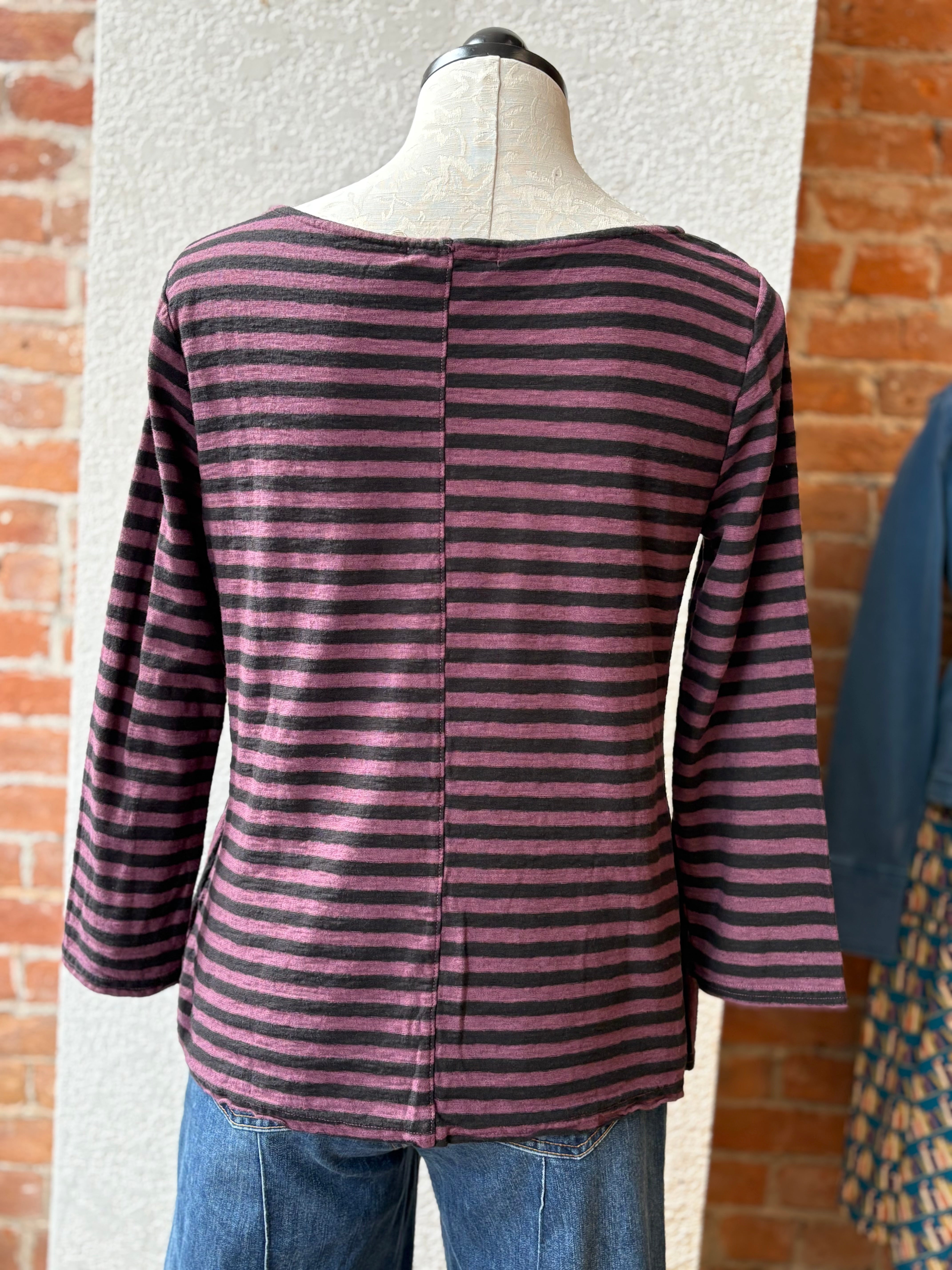 Cut Loose t-shirt, patch aline stripe Cinnabark