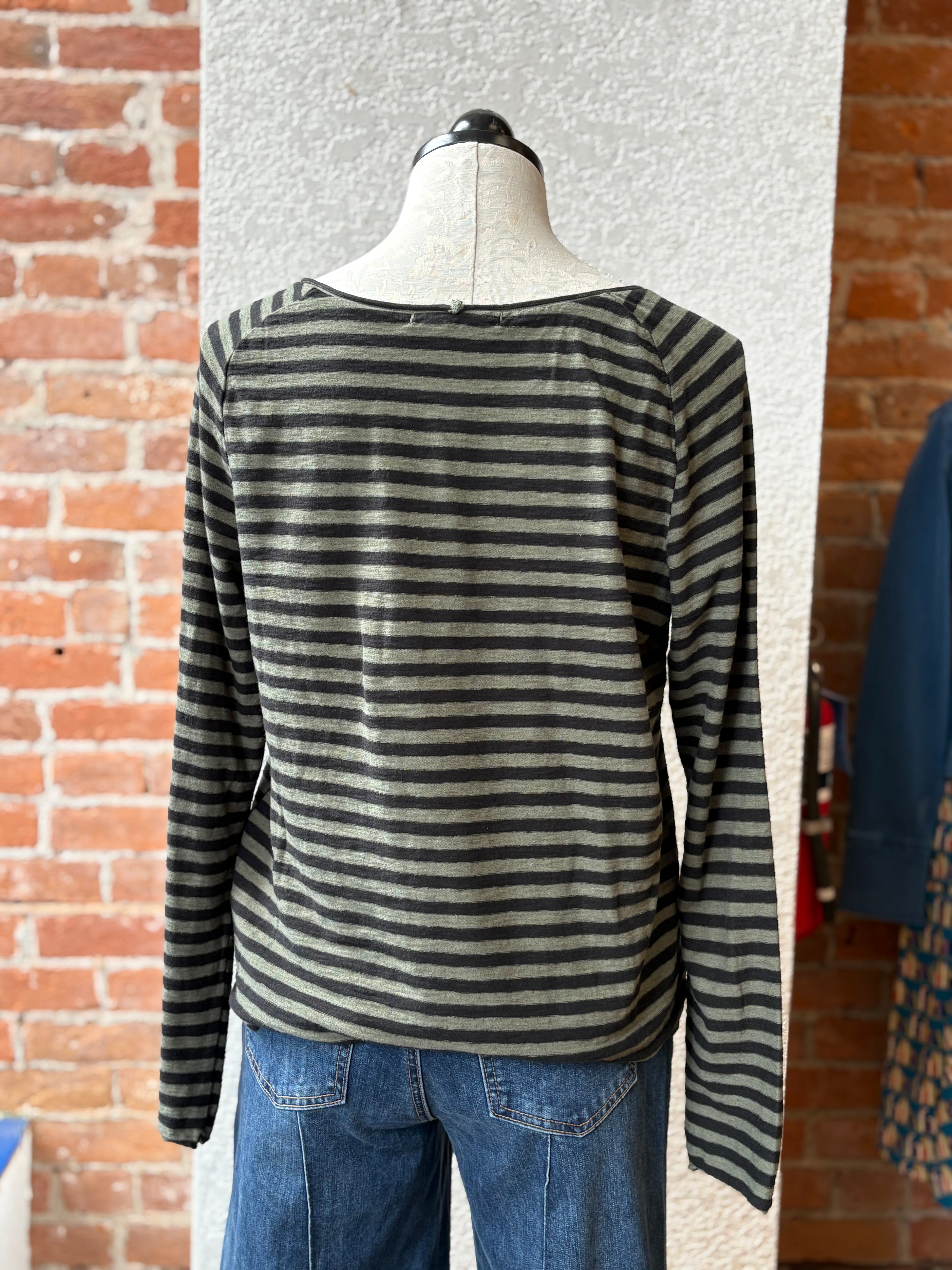 Cut Loose t-shirt, sporty stripe Kelp