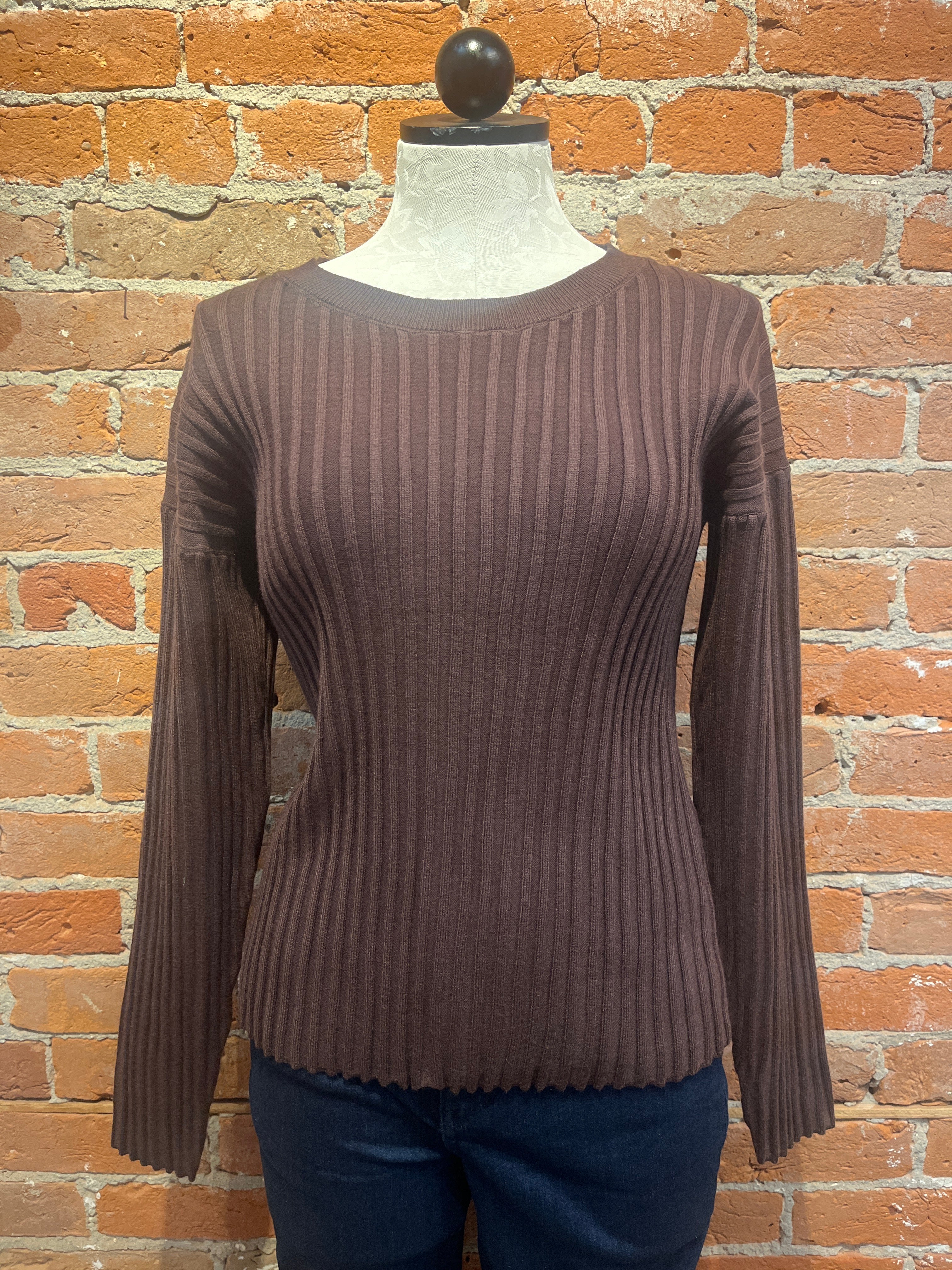 M (Made in Italy) sweater, ribbed crewneck 33-M-003Z