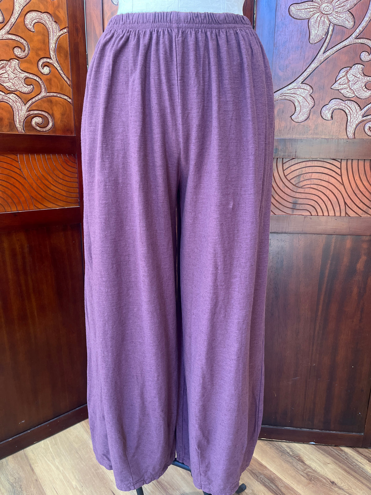 Cut Loose pants, cotton-linen darted leg