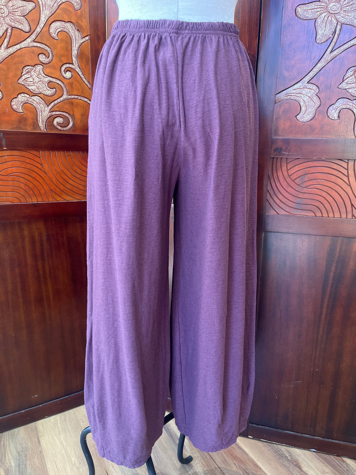 Cut Loose pants, cotton-linen darted leg