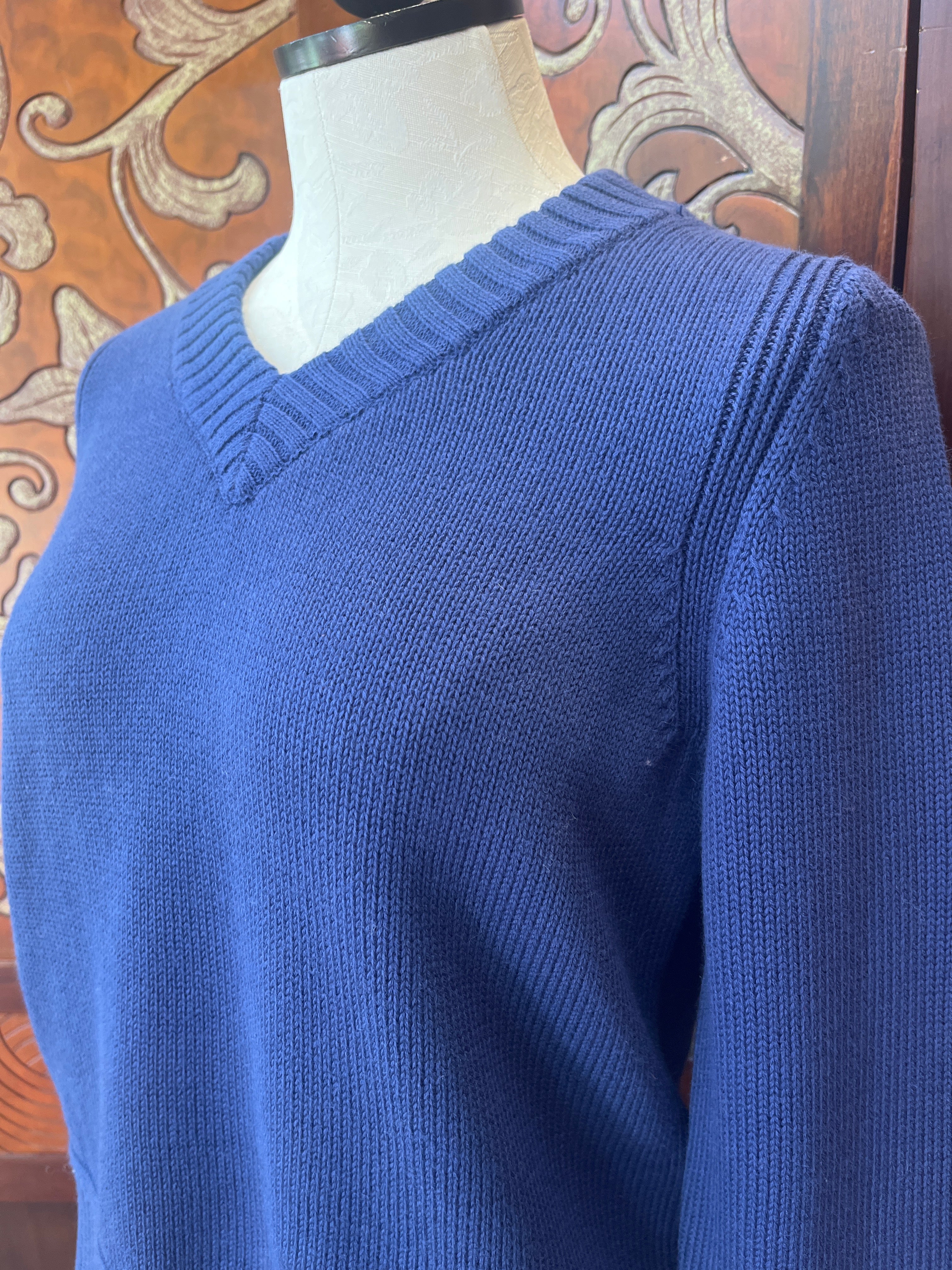 Alashan sweater LC2616, Rhodes cropped v-neck cotton cashmere (2 colors)