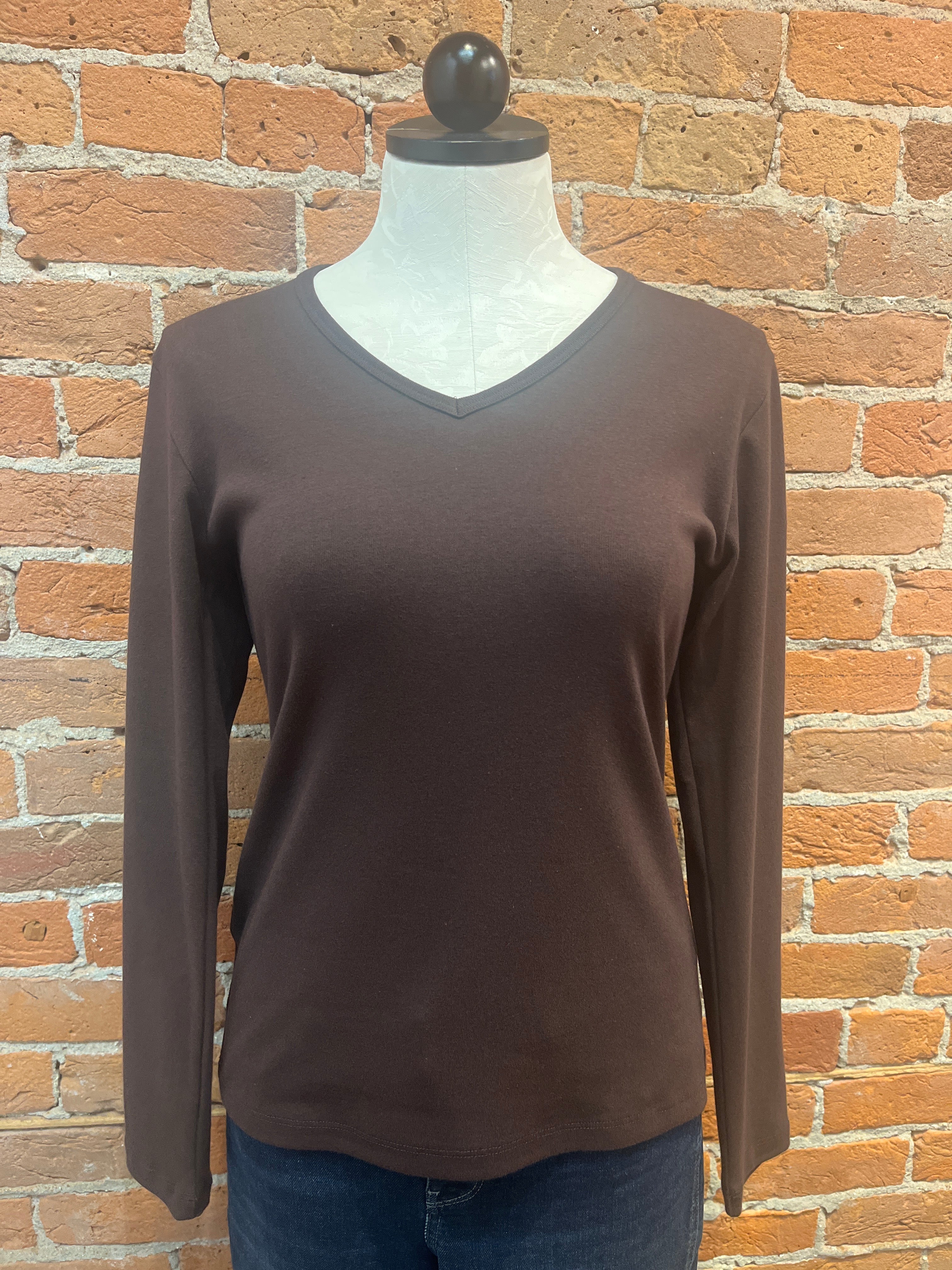Necessitees t-shirt, v-neck long-sleeve