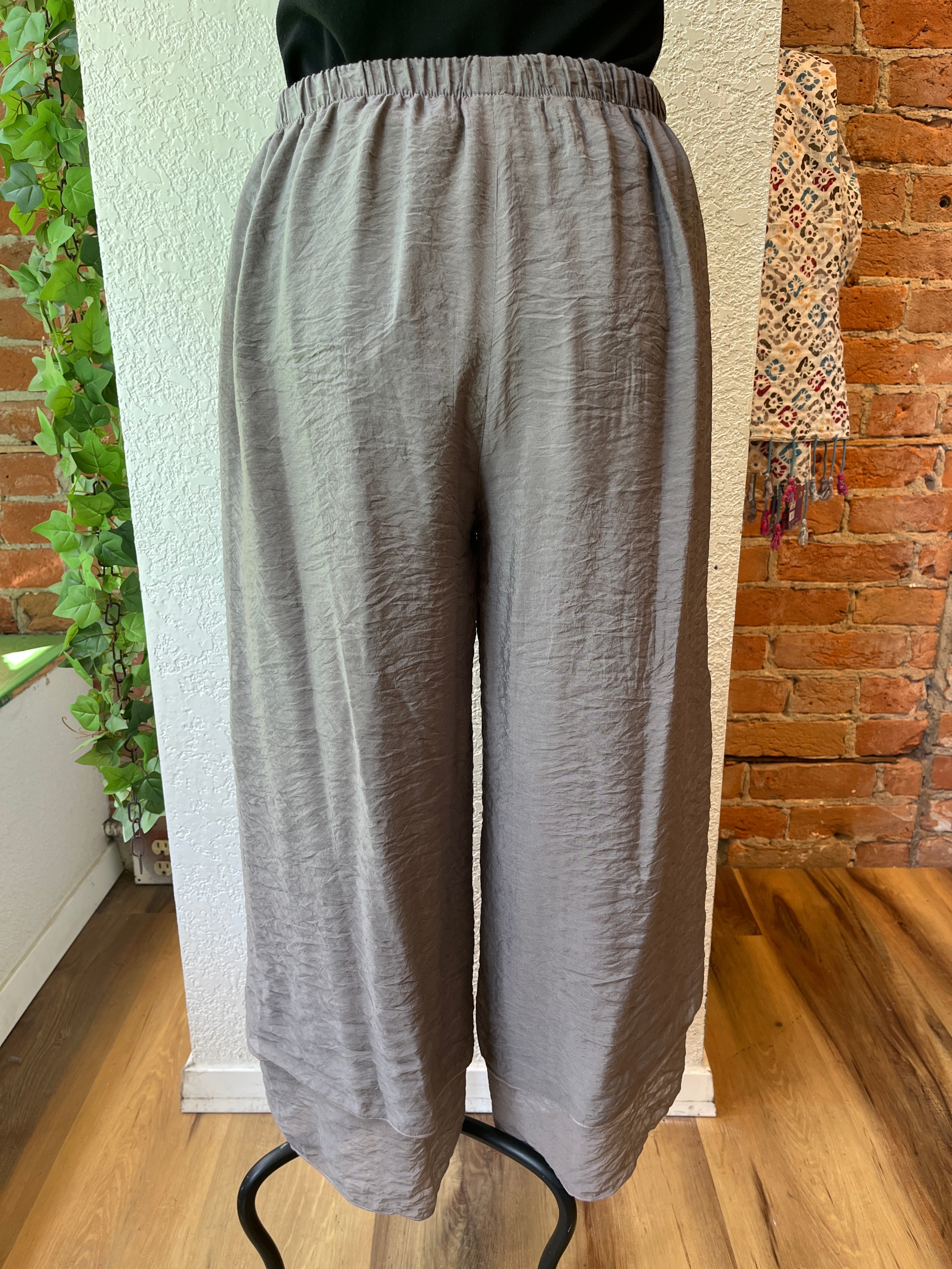 Pantalón CMC 9936, cupro crop de doble capa