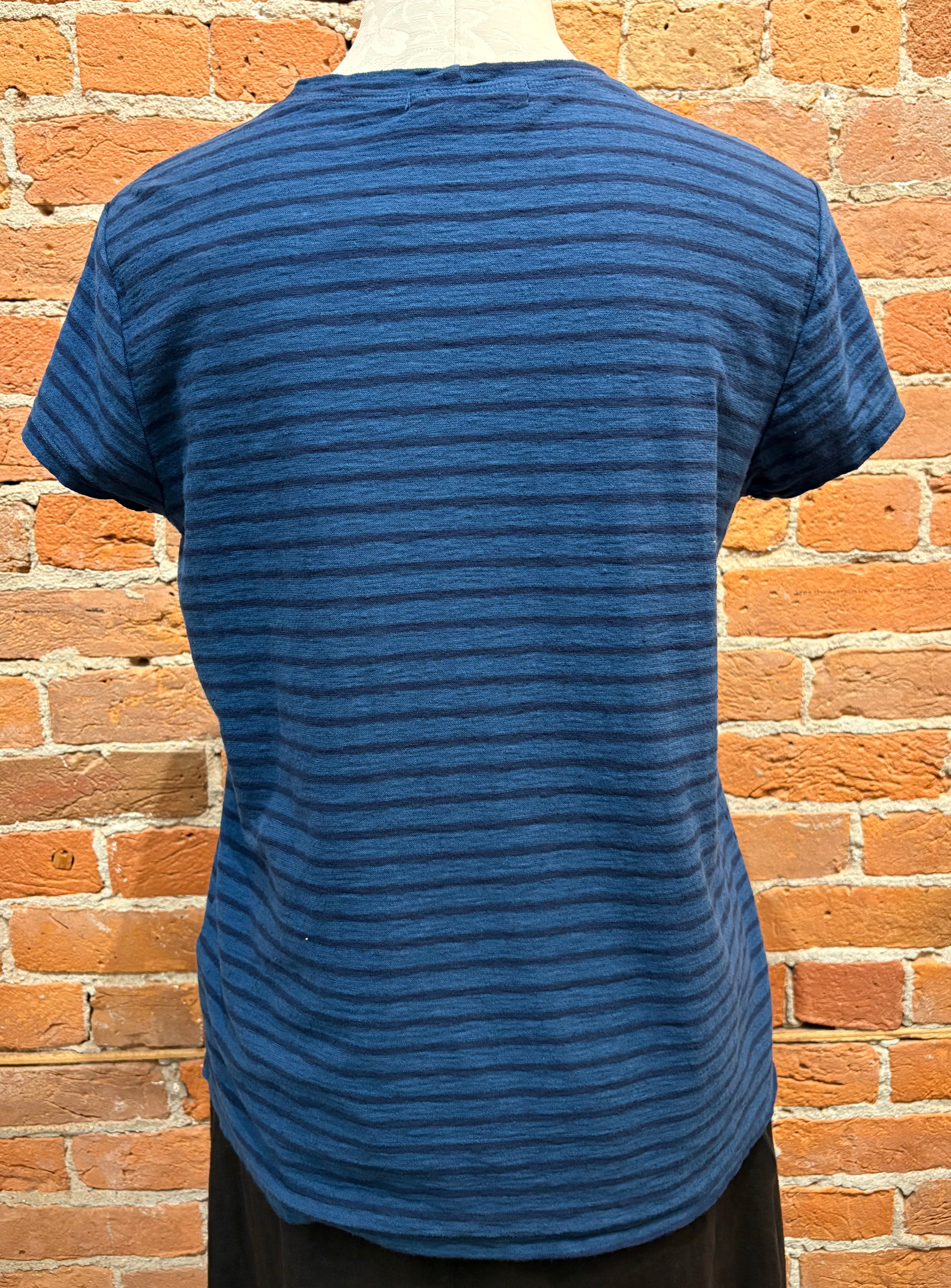 Camiseta holgada con corte delantero, manga corta (6 colores)