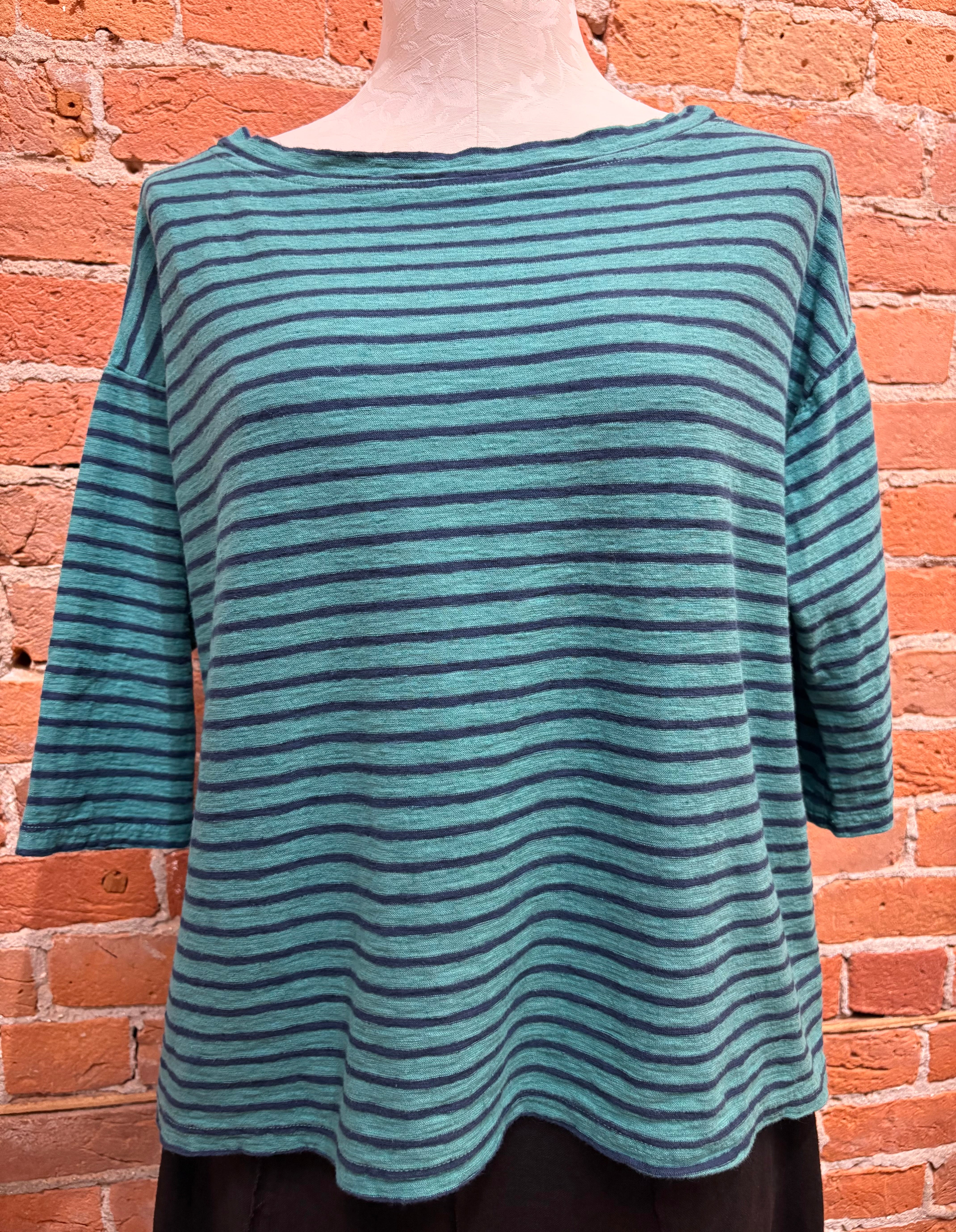 Camiseta holgada con corte delantero, manga corta (6 colores)