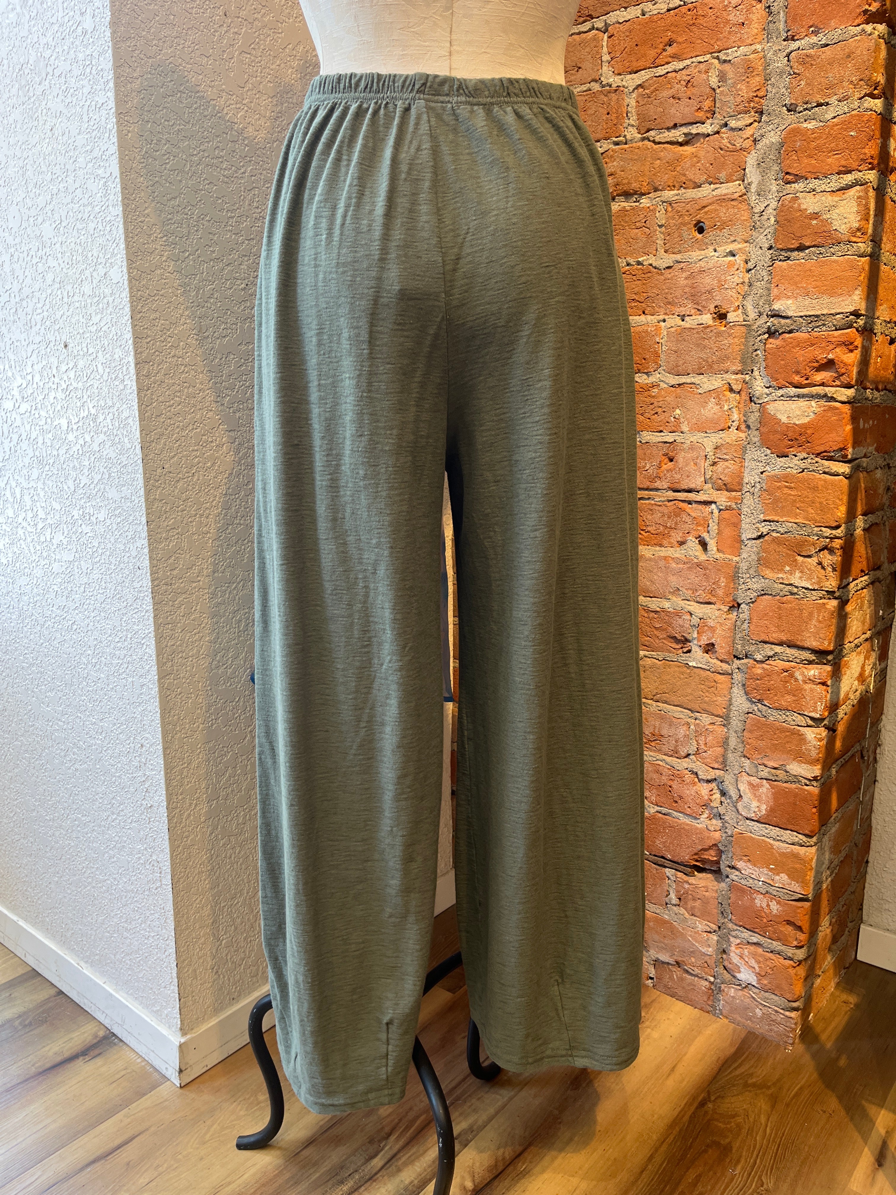 Cut Loose pants, cotton-linen darted leg (3 colors)