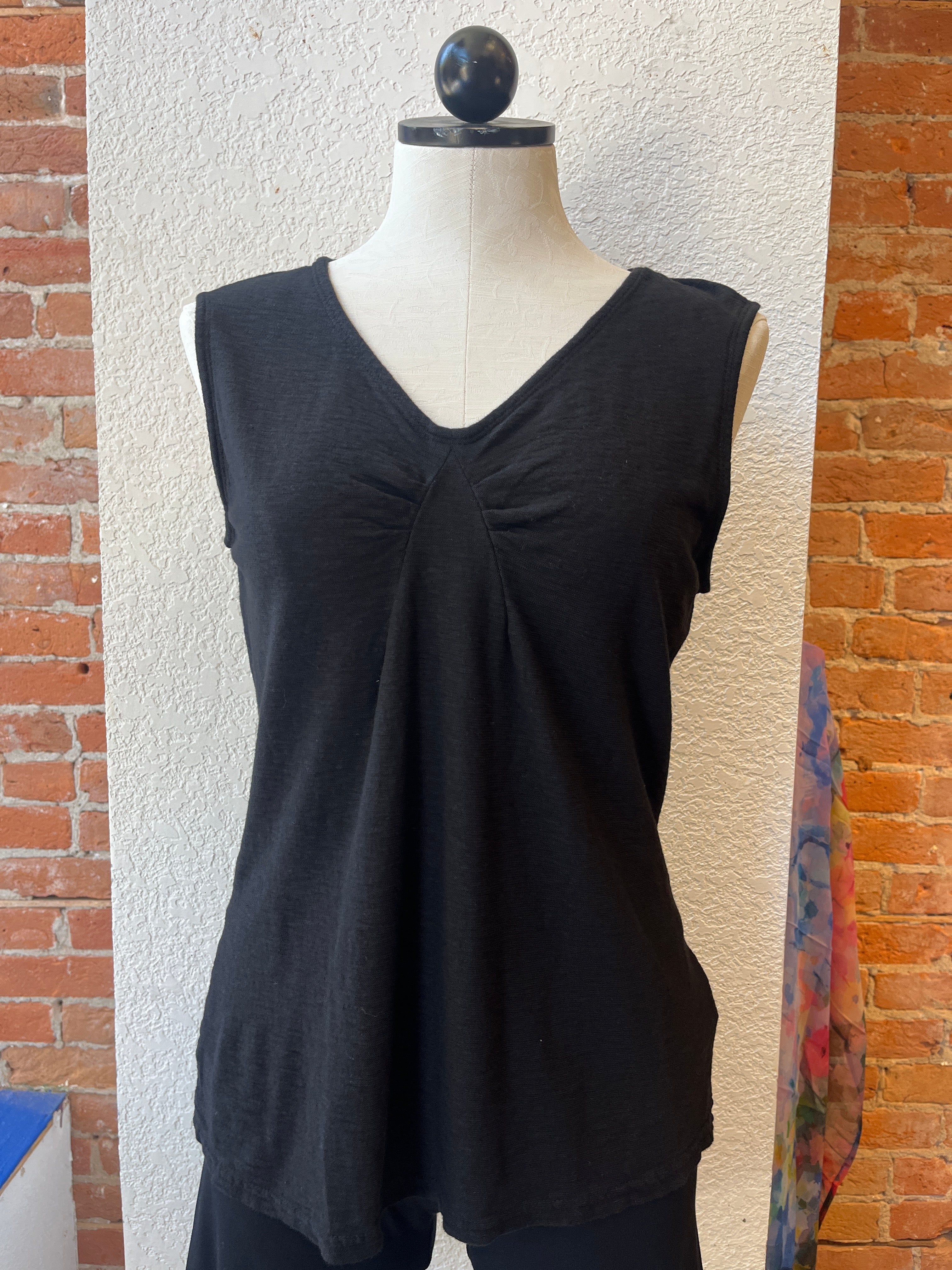 Camiseta holgada con corte delantero, manga corta (6 colores)