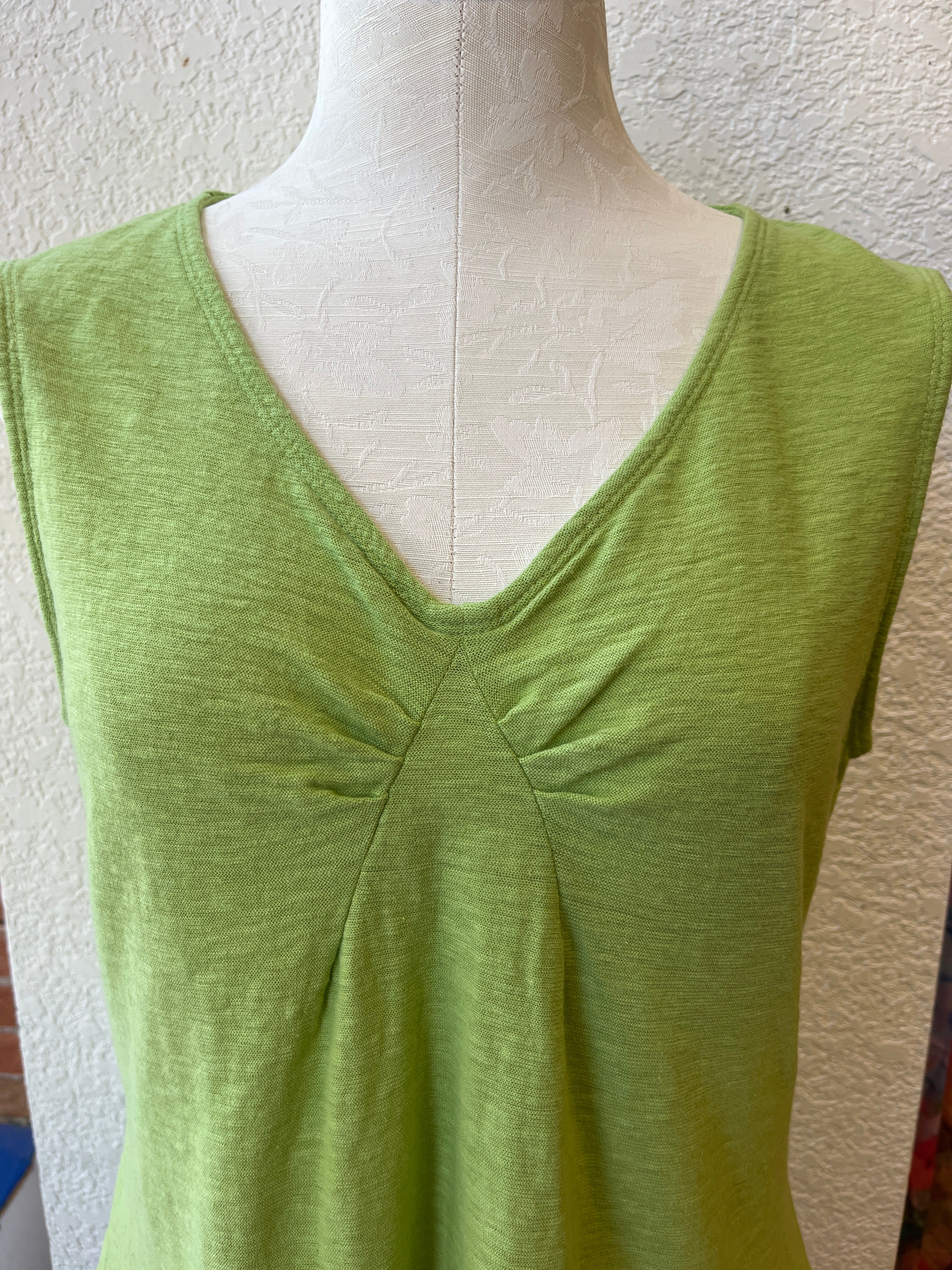 Camiseta holgada con corte delantero, manga corta (6 colores)
