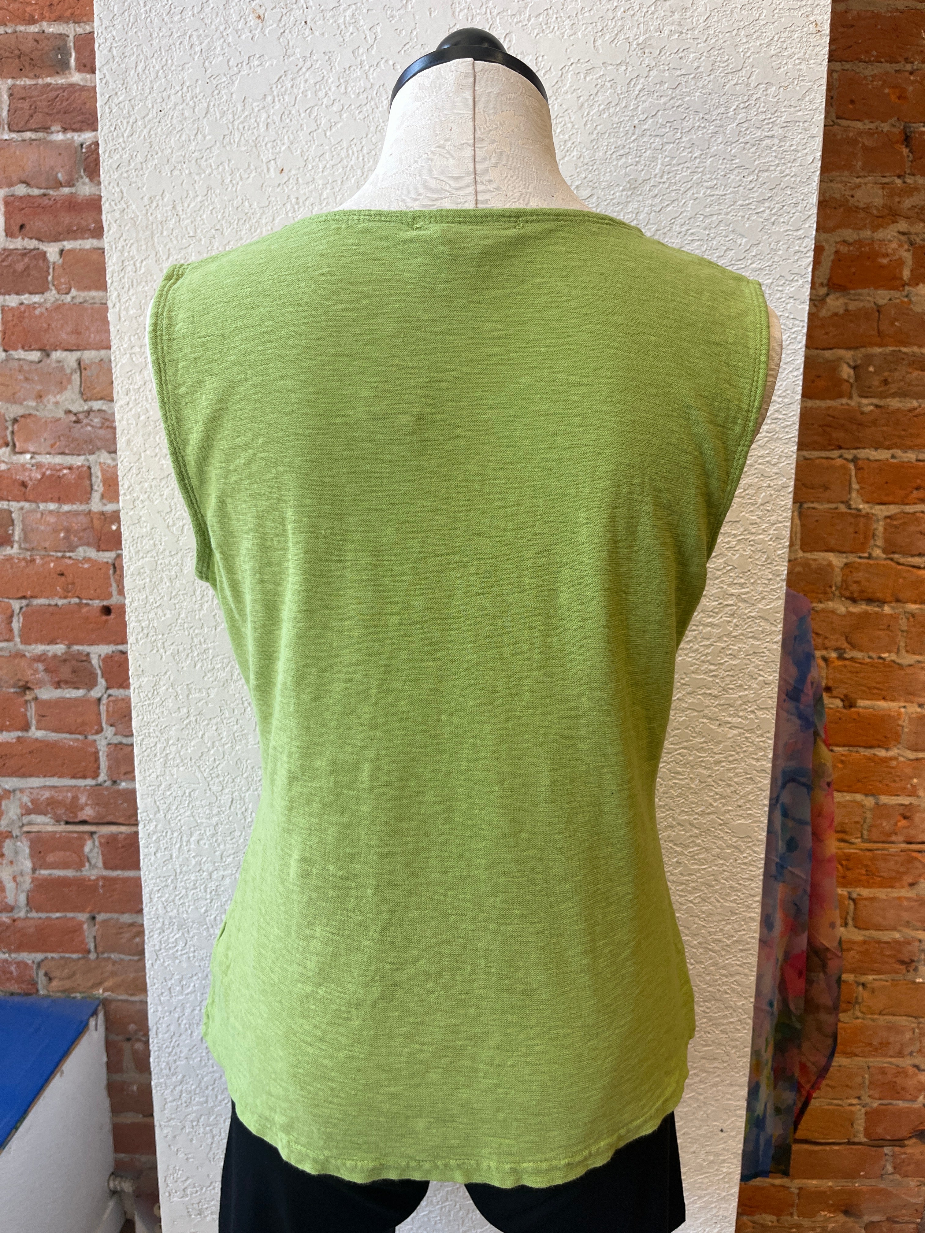 Camiseta holgada con corte delantero, manga corta (6 colores)