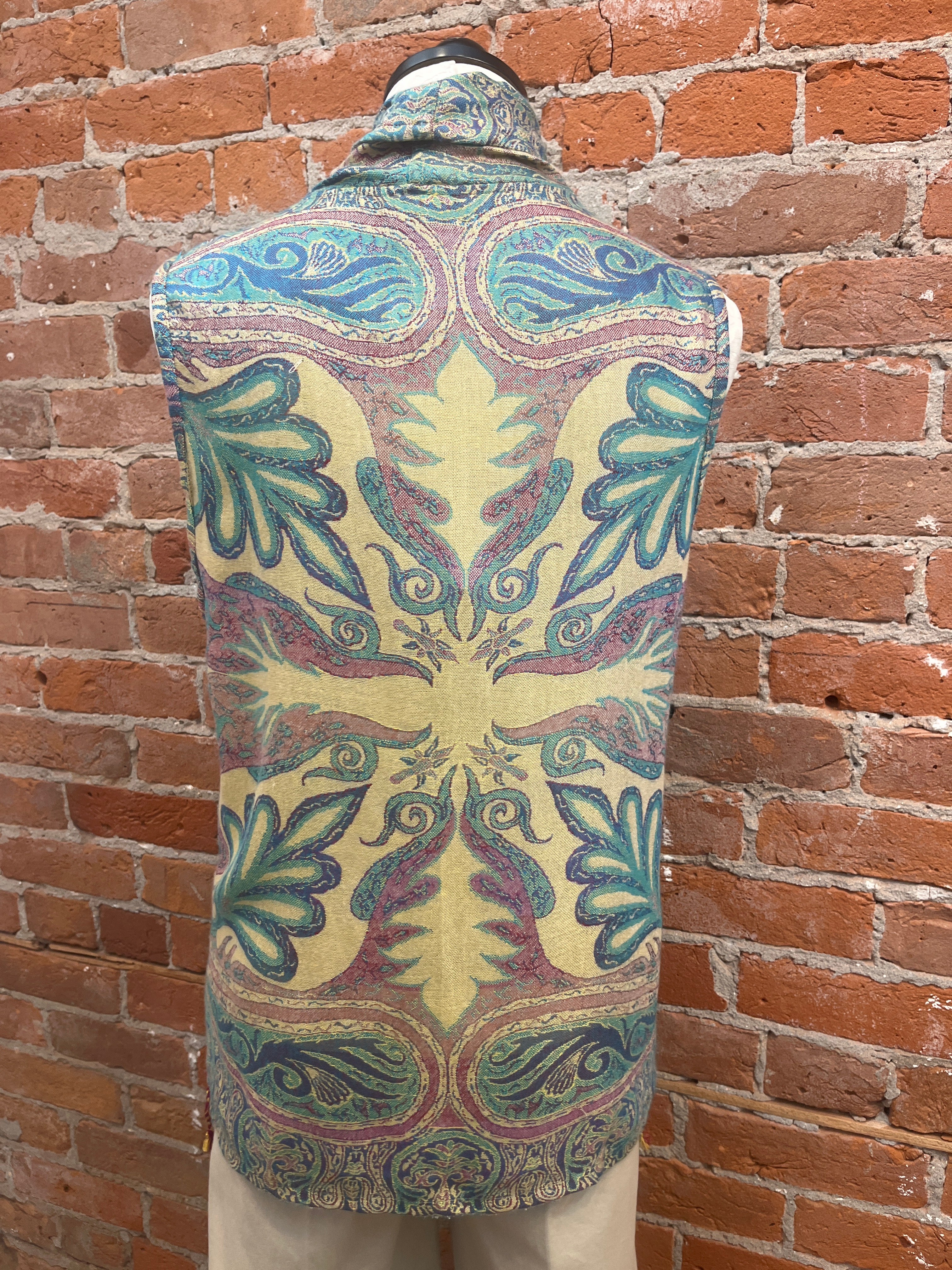 ANU 16636 vest, paisley embroidered