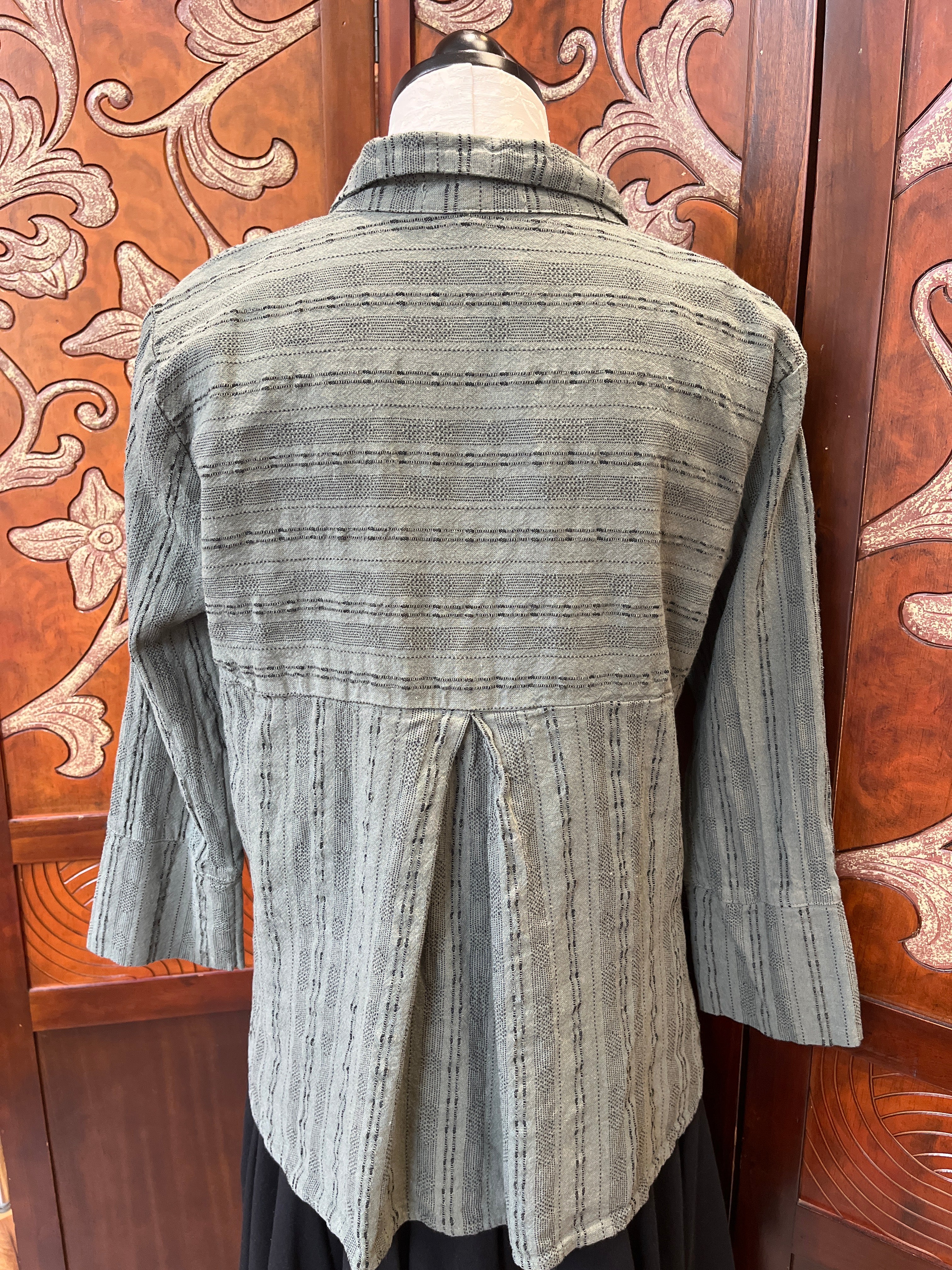 Cut Loose shirt, linen/cotton stripe button front