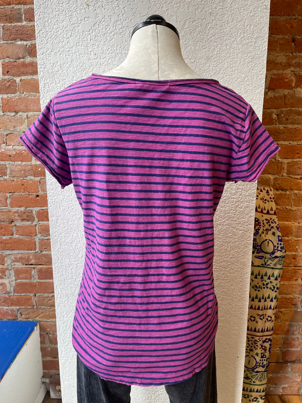 Cut Loose t-shirt, blue stripe linen blend short sleeve v-neck