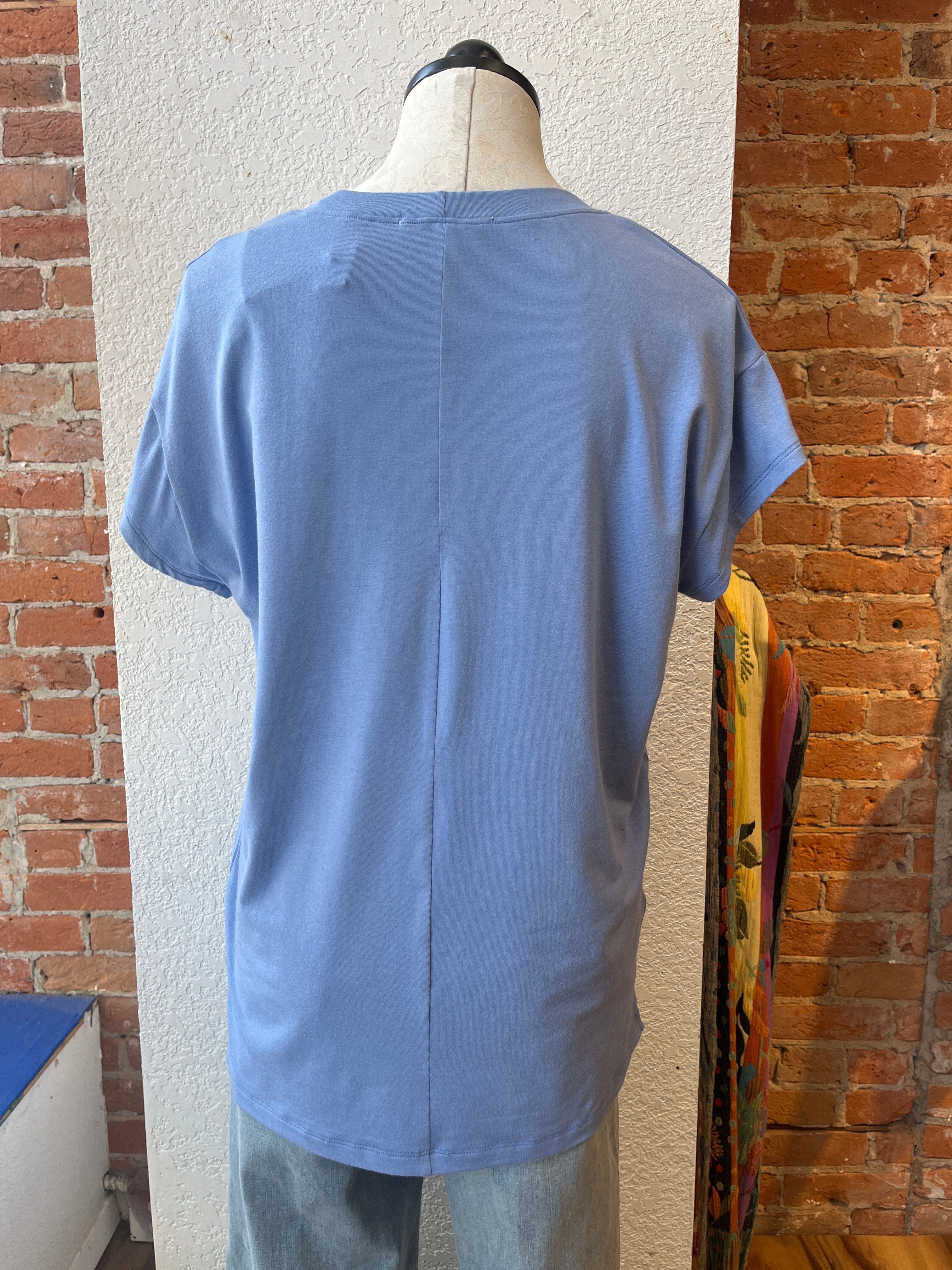 Camiseta sin mangas Necessitees, camiseta esencial