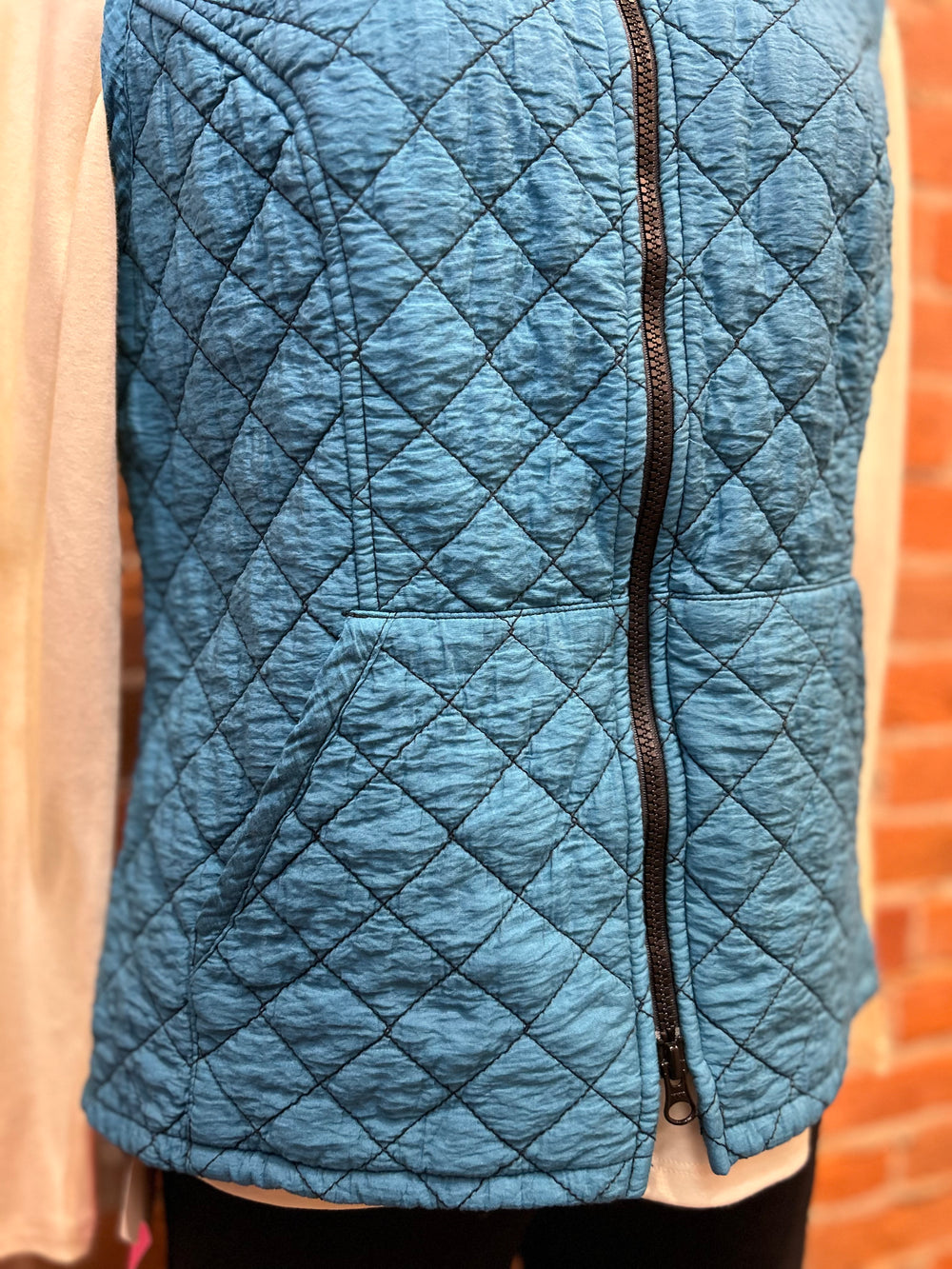 Cut Loose vest, quilted (2 colors)