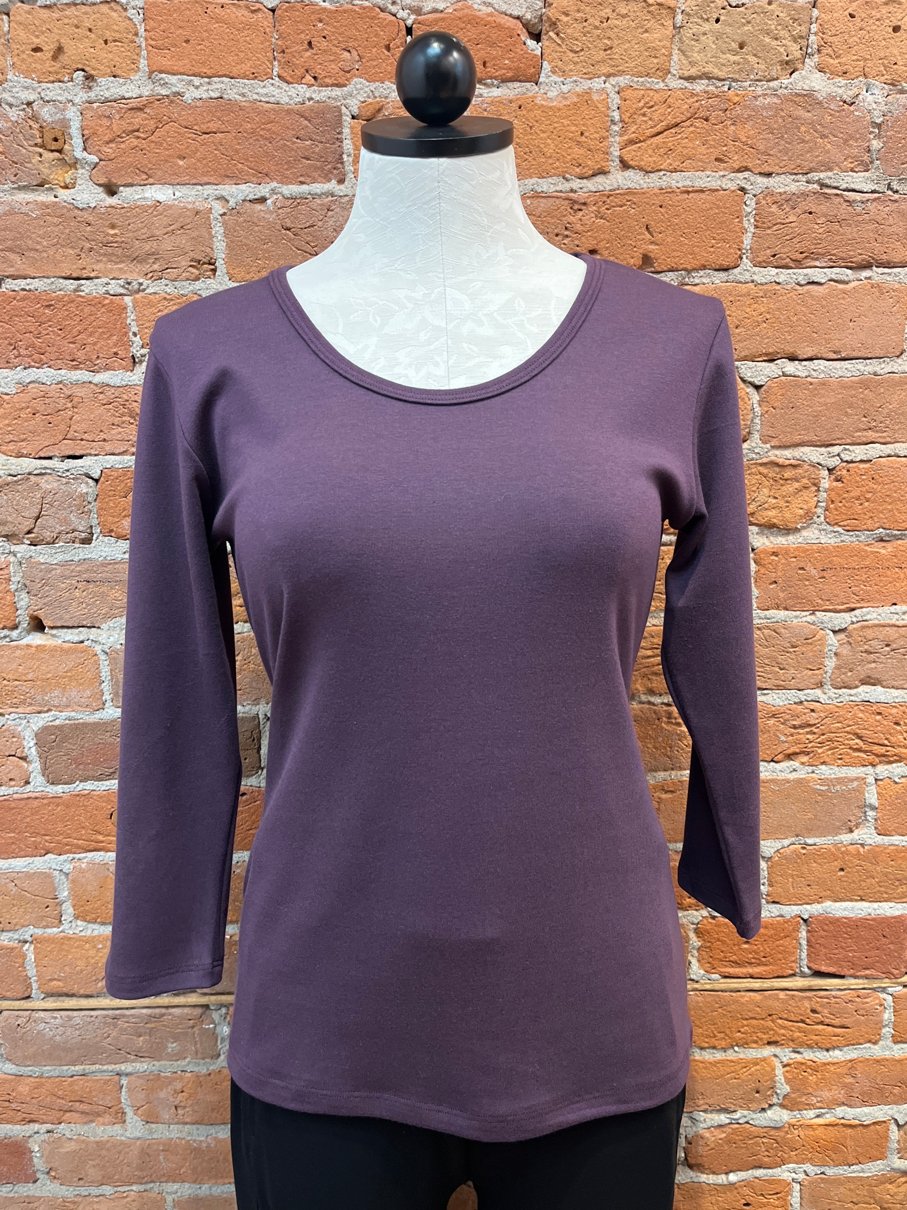Necessitees t-shirt, U-neck 3/4-sleeve (4 colors)