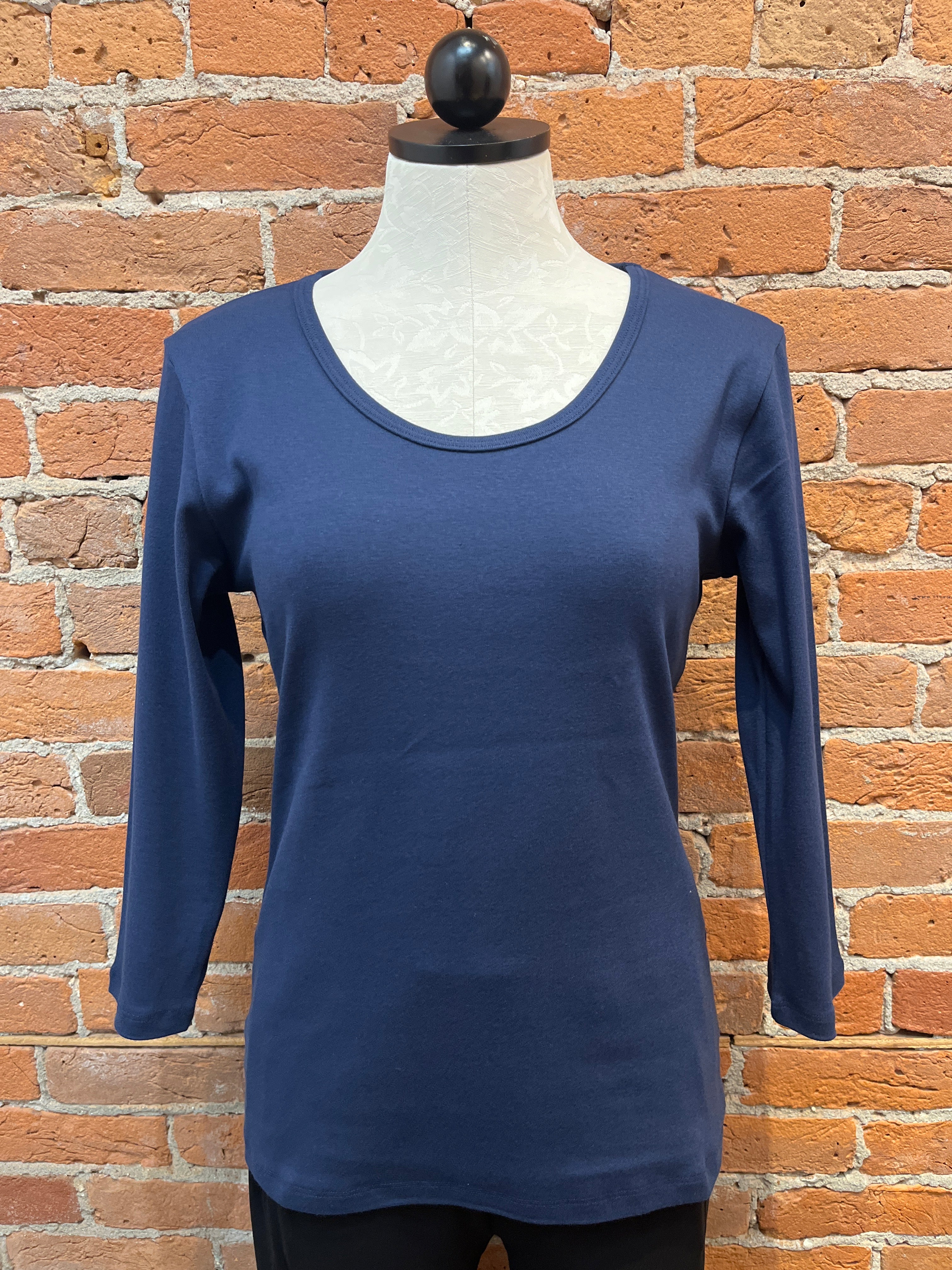 Necessitees t-shirt, U-neck 3/4-sleeve (4 colors)