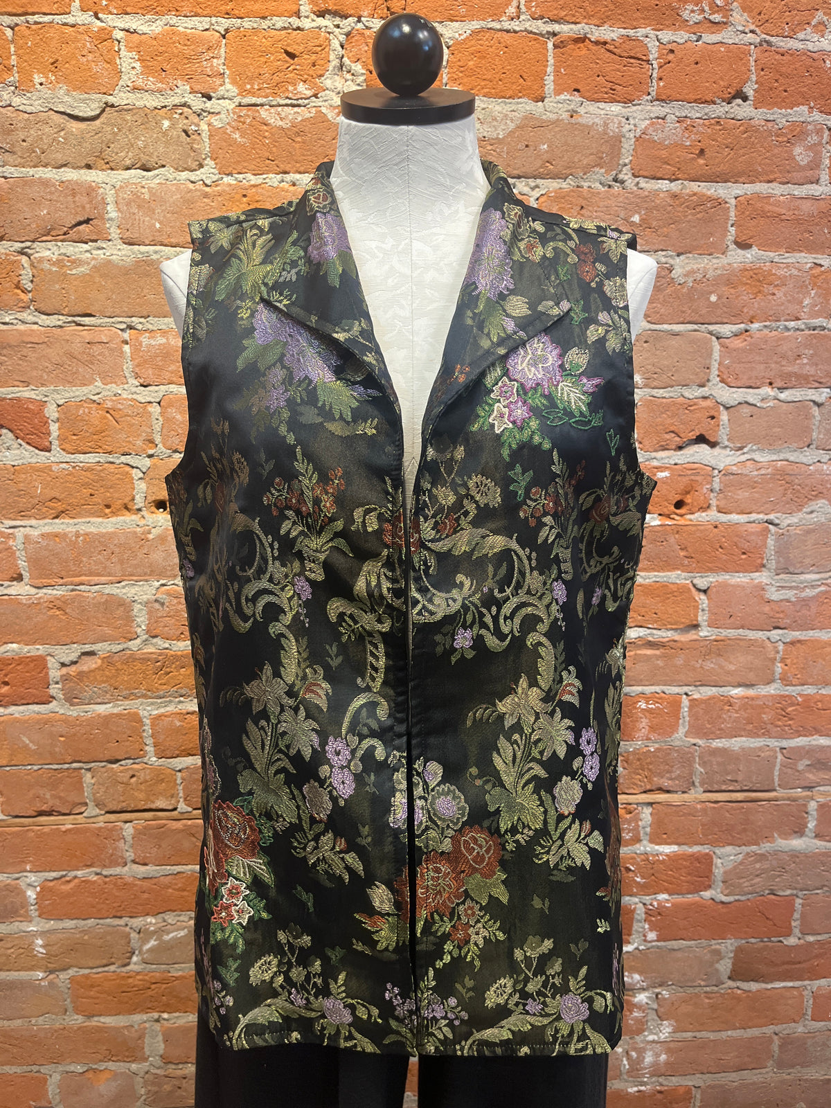 ANU vest 21342, embroidered brocade