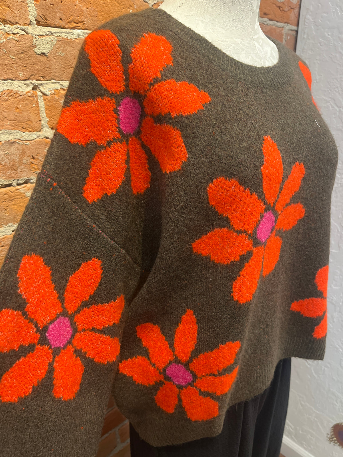 Nu Vintage sweater, flower power
