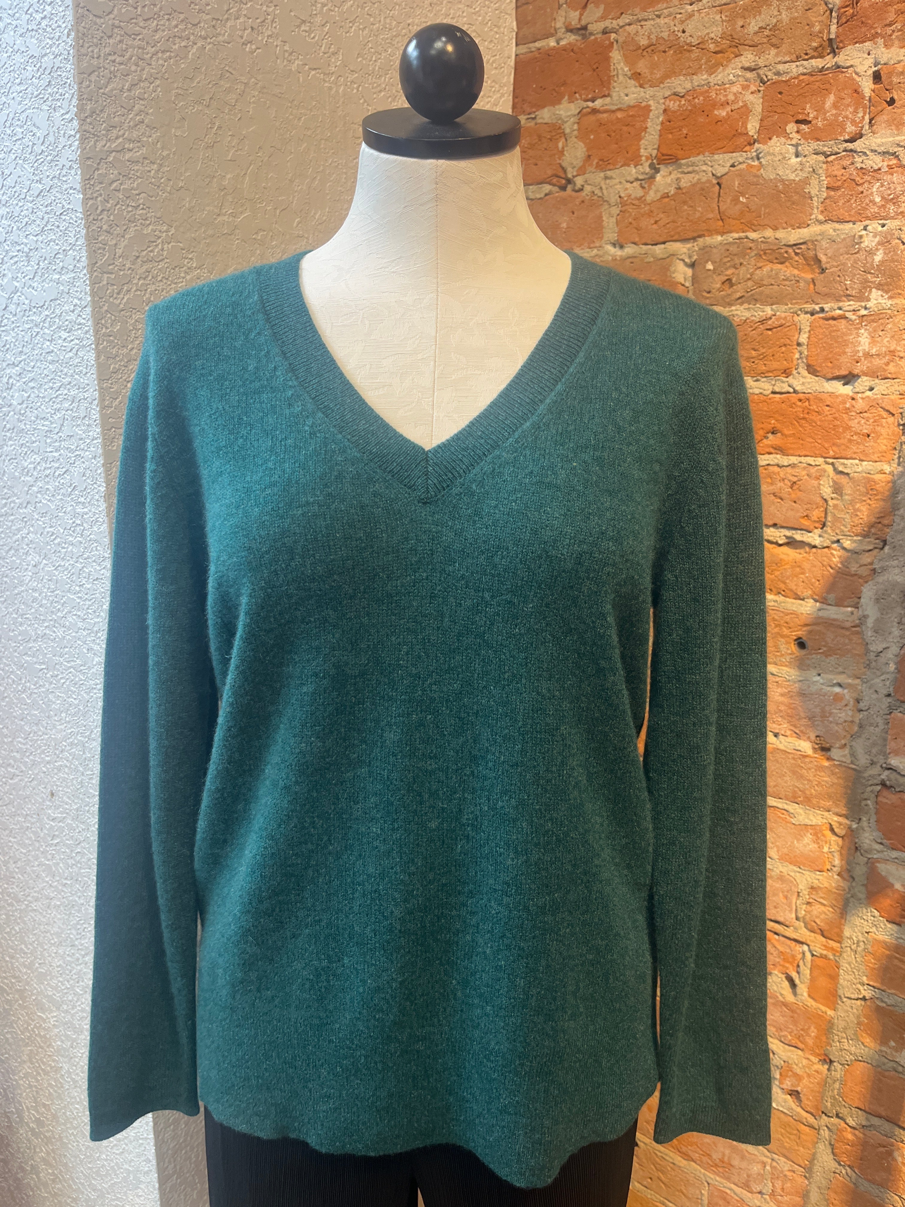Alashan sweater L2002, cashmere Santa Monica v-neck