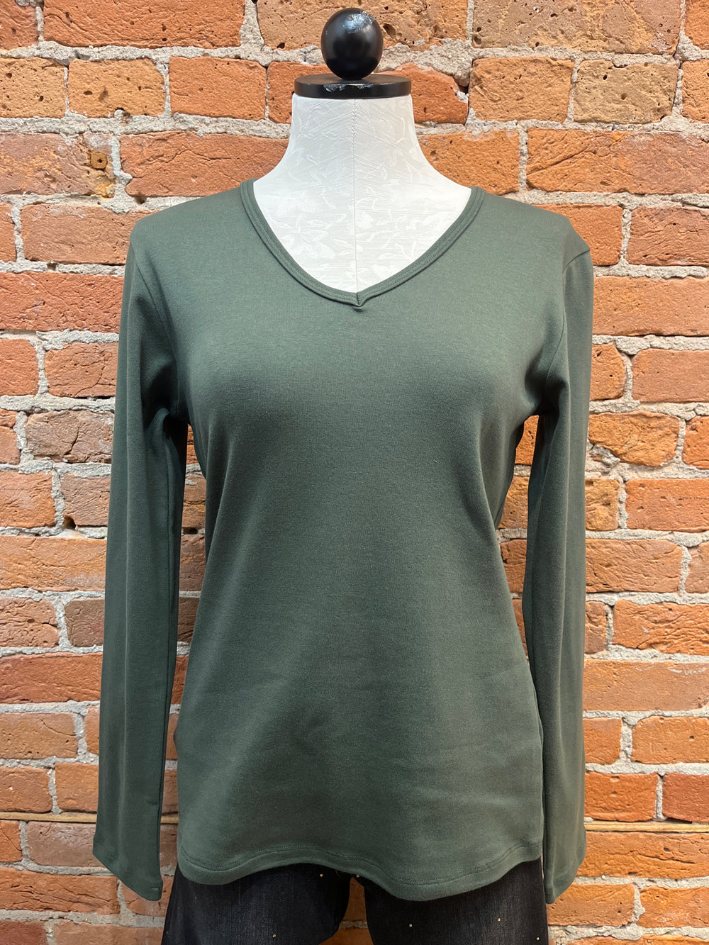 Necessitees t-shirt, v-neck long-sleeve