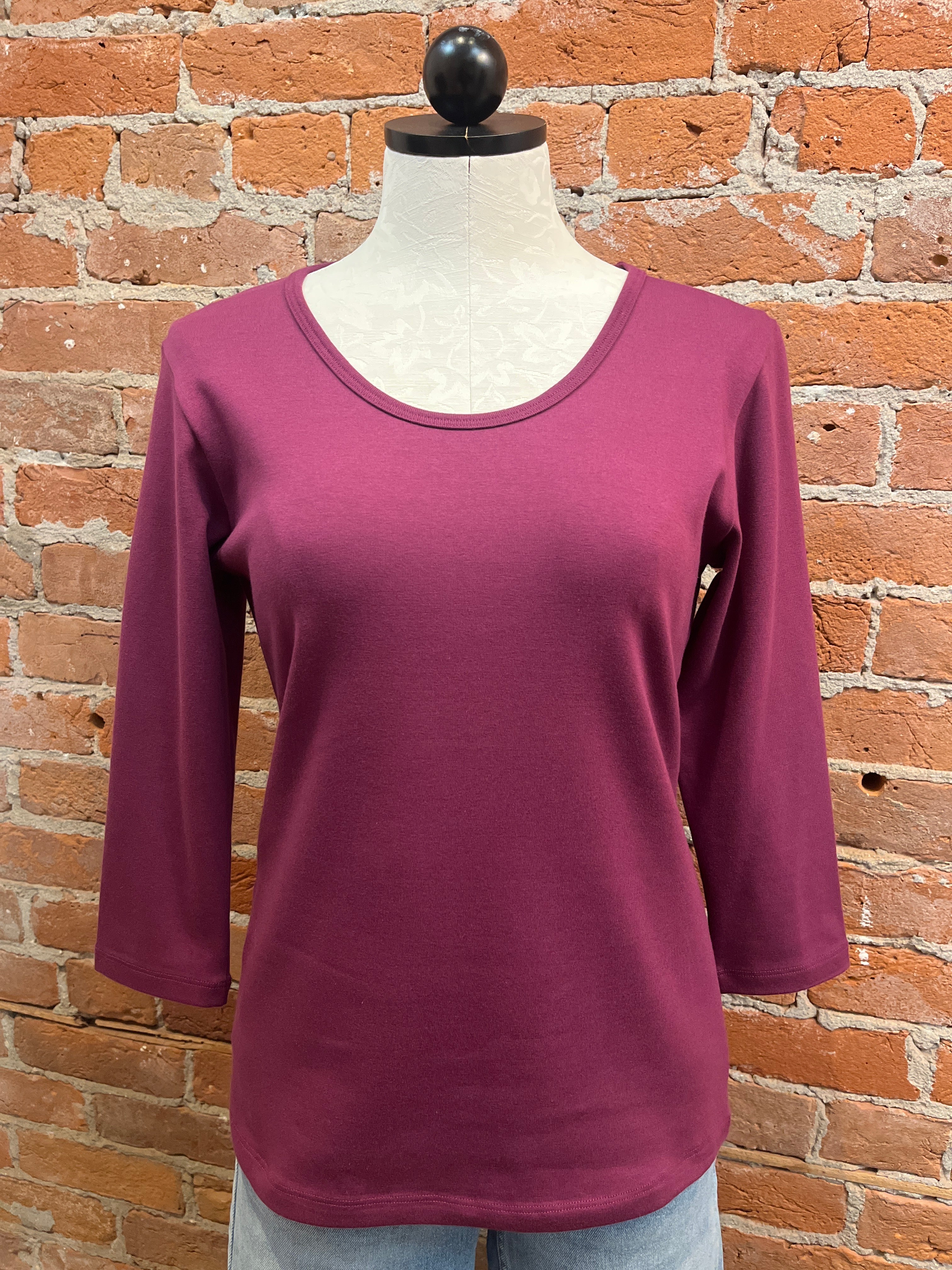 Necessitees t-shirt, U-neck 3/4-sleeve (4 colors)